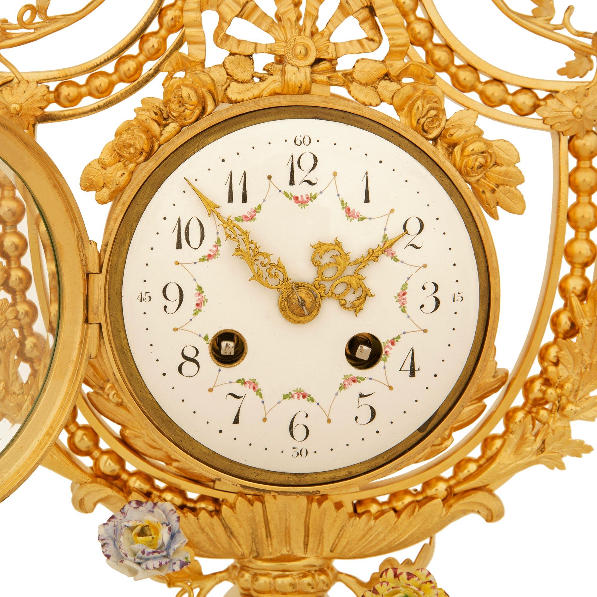 Porcellana Orologio francese del XIX secolo in ormolu, marmo e porcellana, di F. Pelissier in vendita