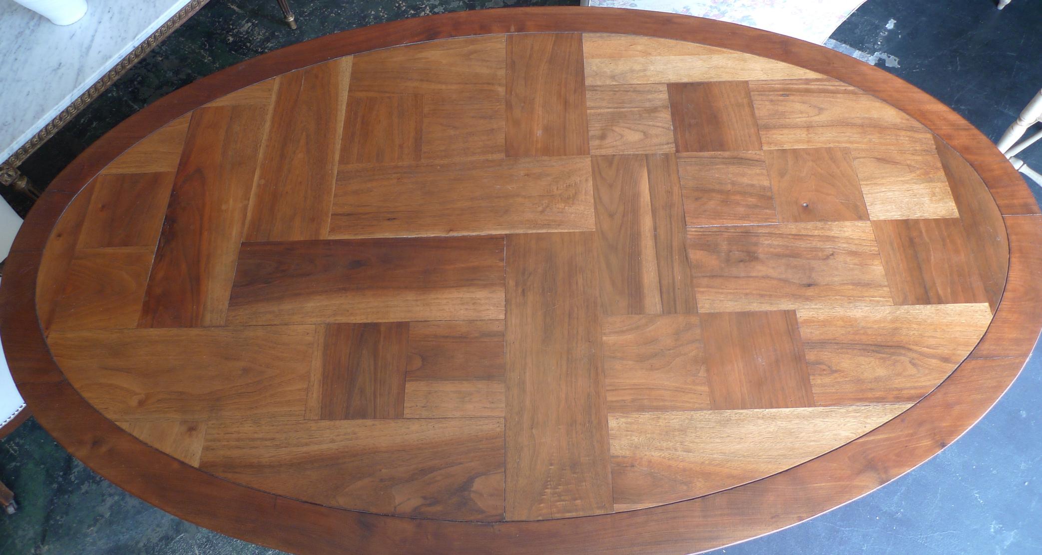 French 19th Century Oval Mahogany Dining Table with Walnut Parquetry Top 9