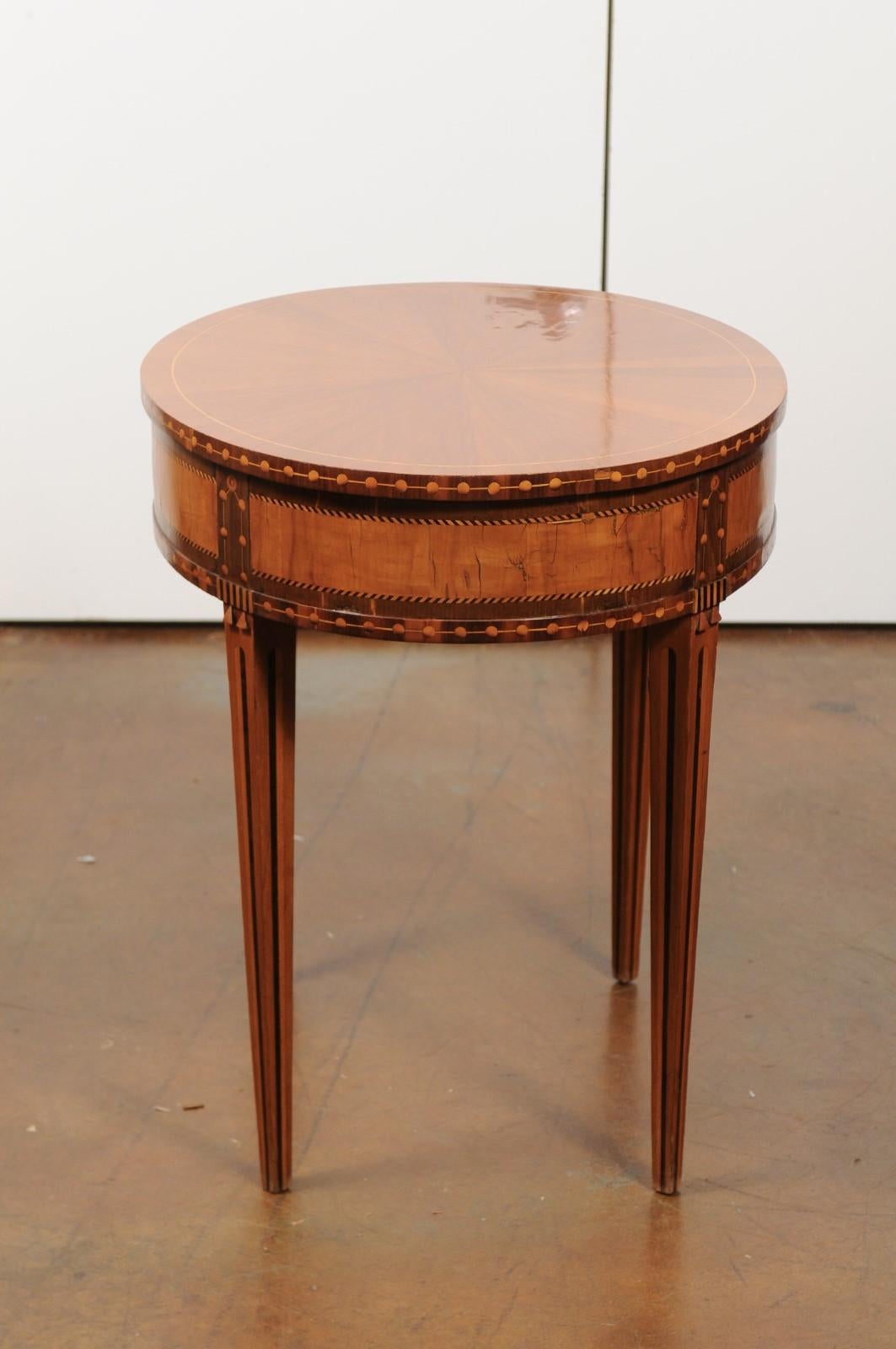 French 19th Century Oval Walnut and Satinwood Inlaid Table with Radiating Veneer (Seidenholz)