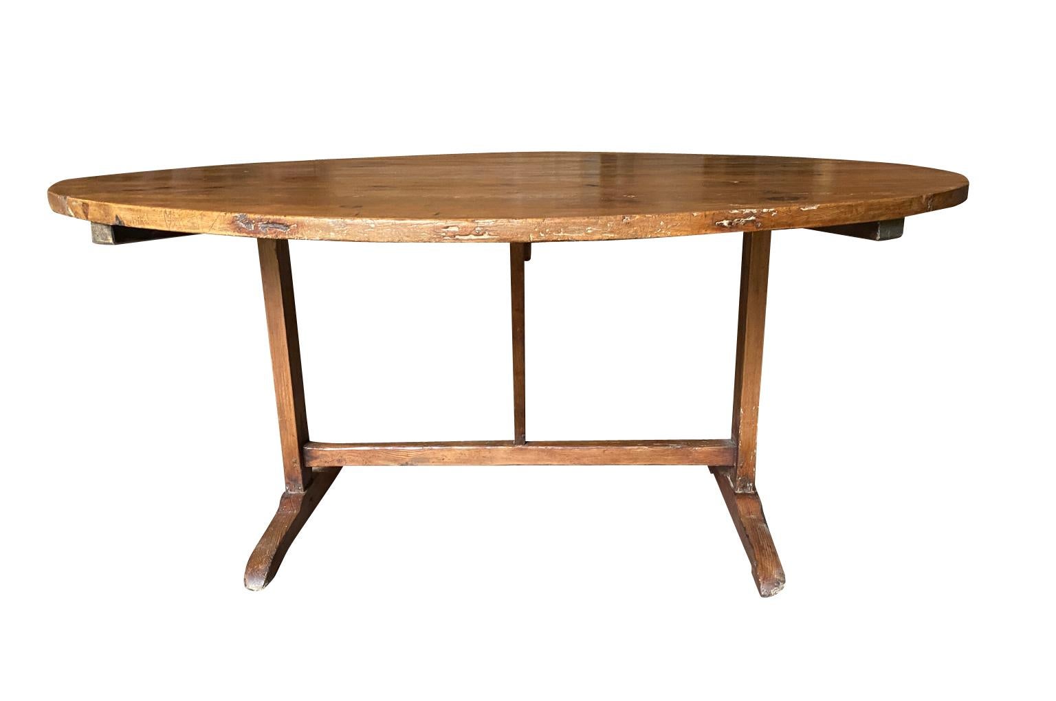 French 19th Century Oval Wine Tasting Table In Good Condition In Atlanta, GA