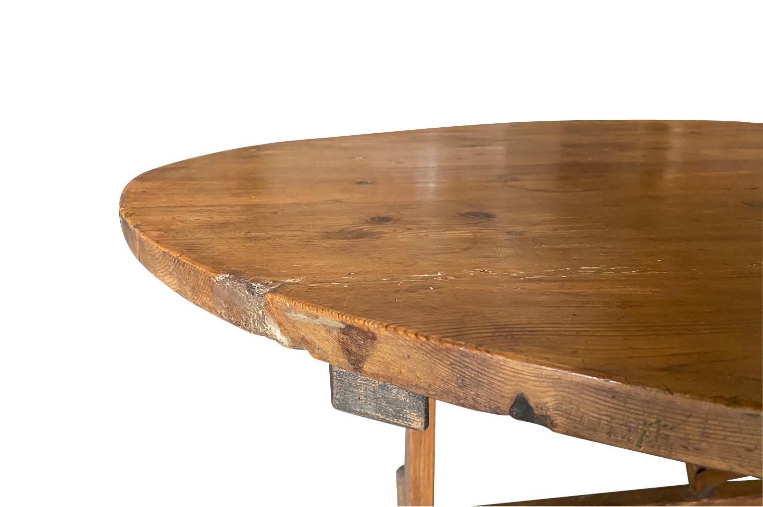 French 19th Century Oval Wine Tasting Table For Sale 3