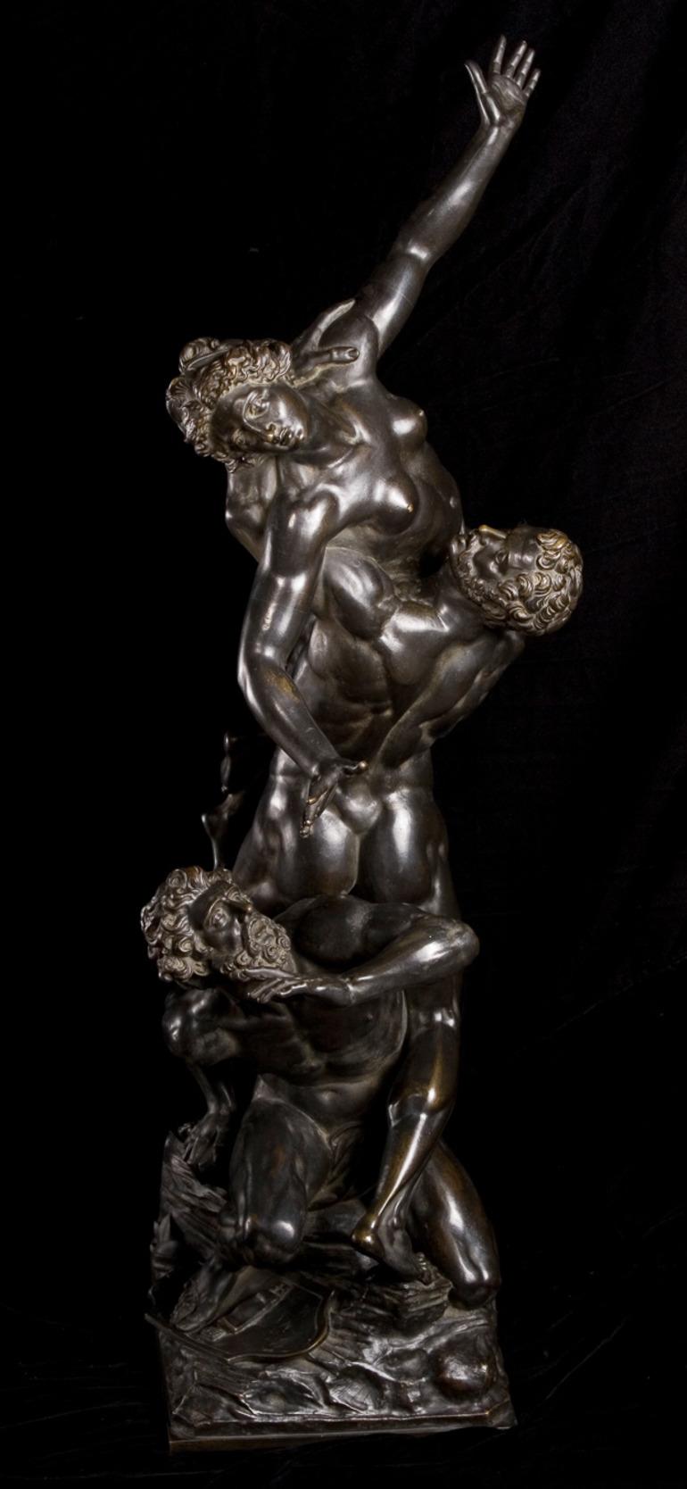 Bronzo francese del XIX secolo di Paillard, 'Rapimento di una donna di Sabin' Firmato in vendita 2