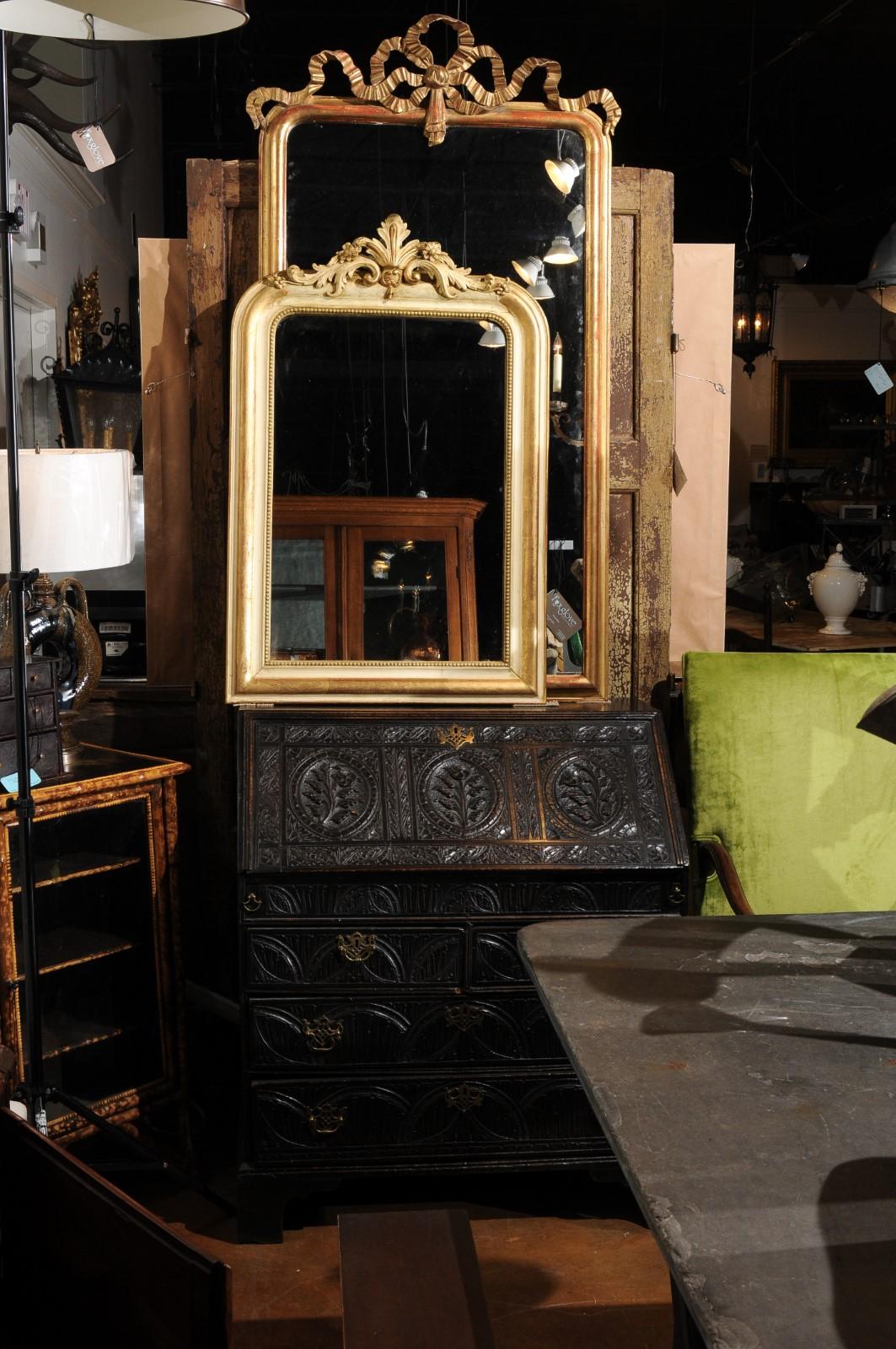 French 19th Century Painted and Parcel-Gilt Mirror with Acanthus Carved Crest In Good Condition In Atlanta, GA