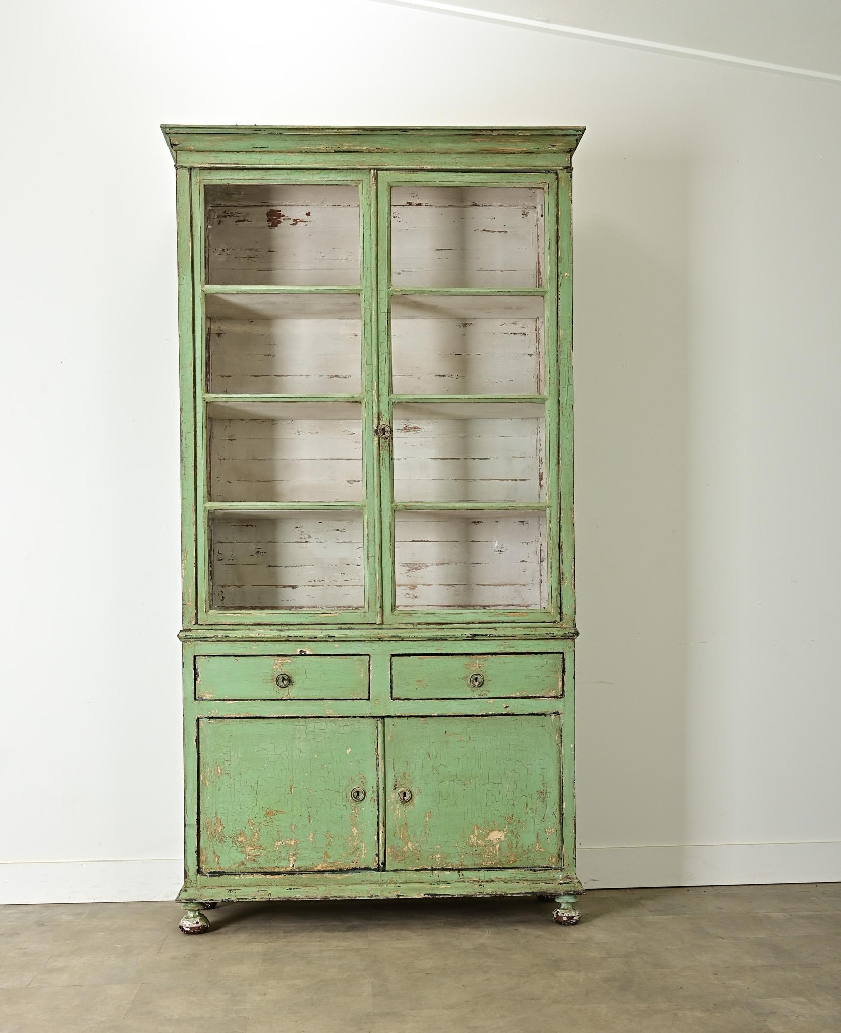 Stile provenzale Buffet dipinto francese del XIX secolo A Deux Corps in vendita