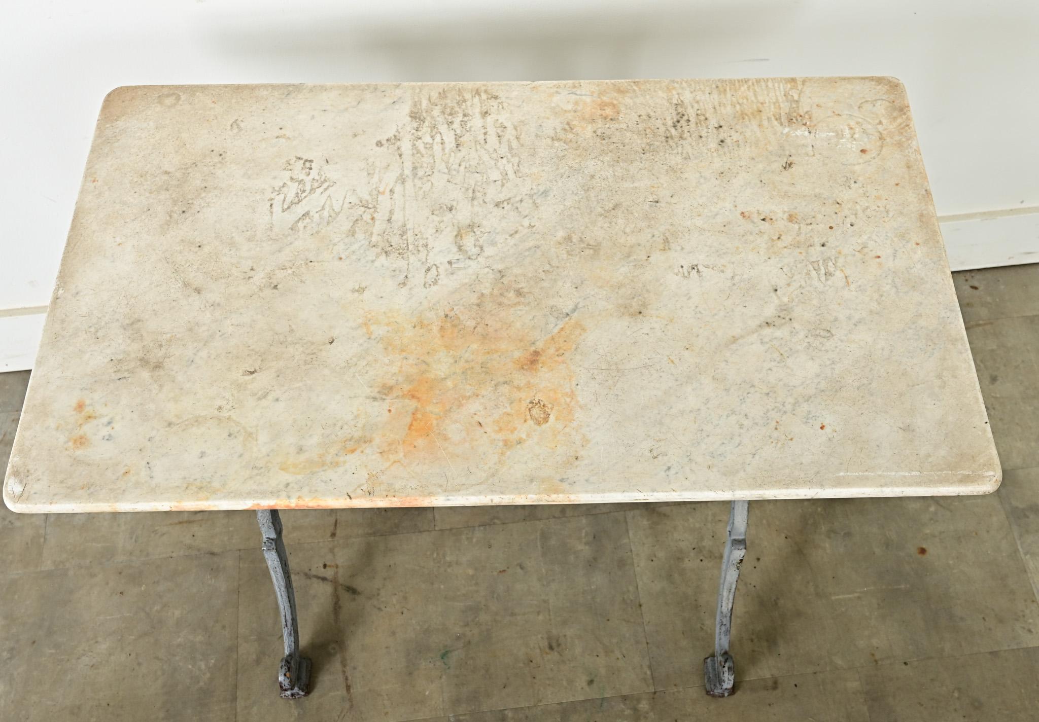 Moulage Table de bistrot française du 19ème siècle en fonte peinte et marbre en vente