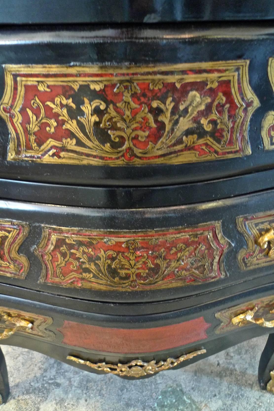 French 19th century painted chinoiserie bow-fronted three-drawer commode.