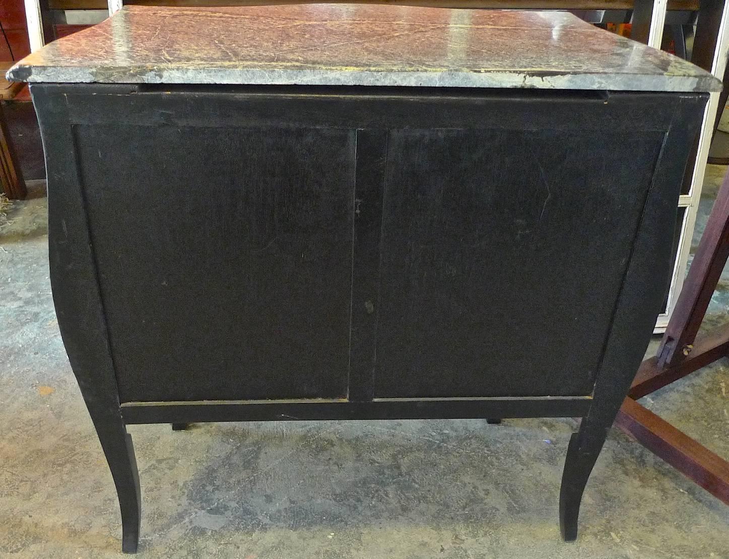 French 19th Century Painted Chinoiserie Bow-Fronted Three-Drawer Commode 15