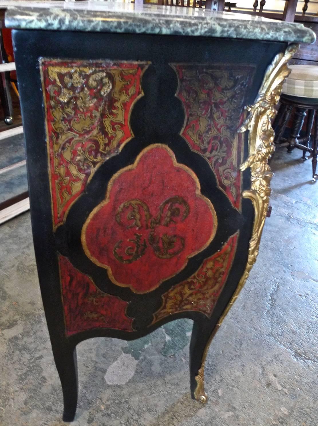 French 19th Century Painted Chinoiserie Bow-Fronted Three-Drawer Commode 3