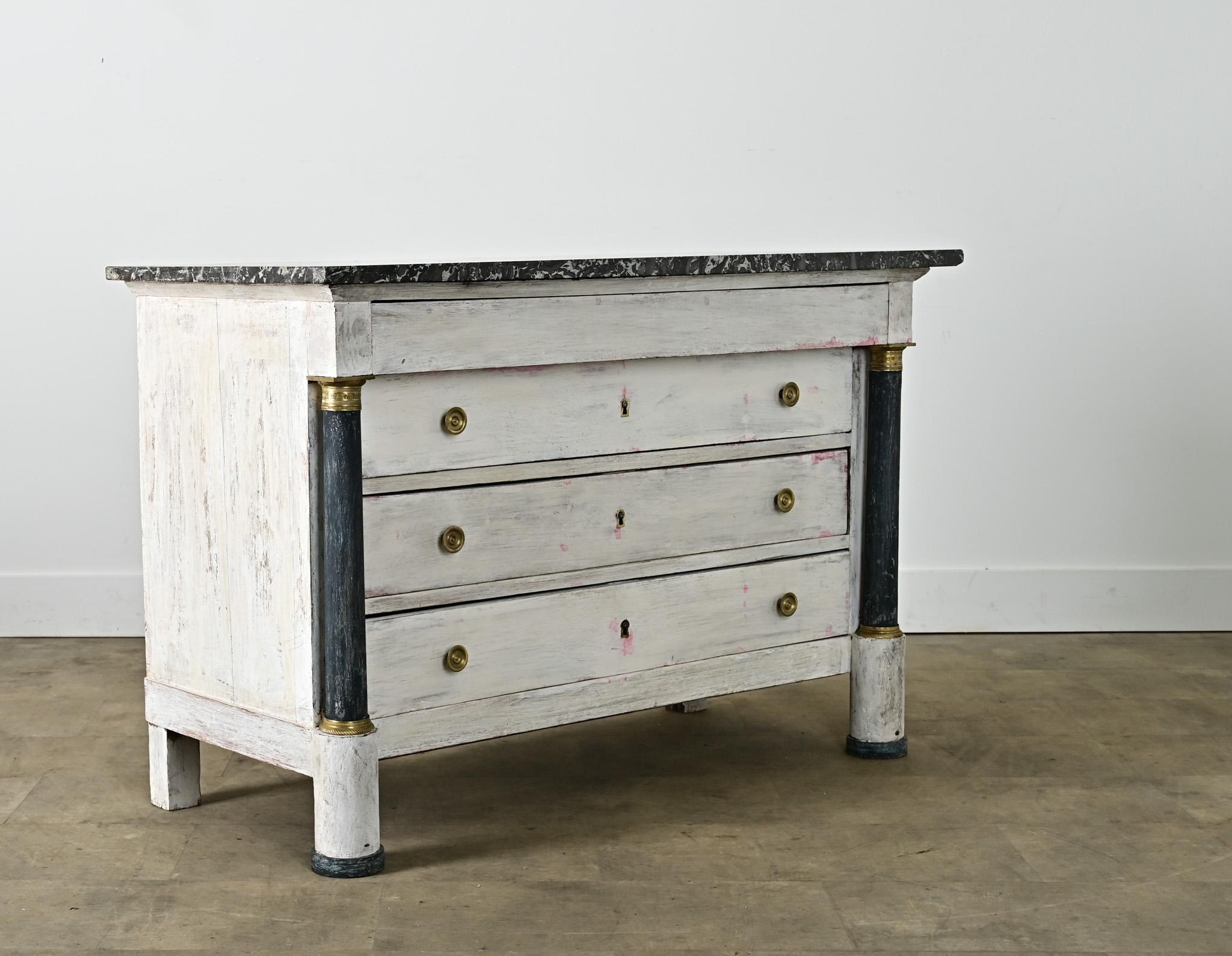 Francese Commode Impero francese dipinto del XIX secolo in vendita