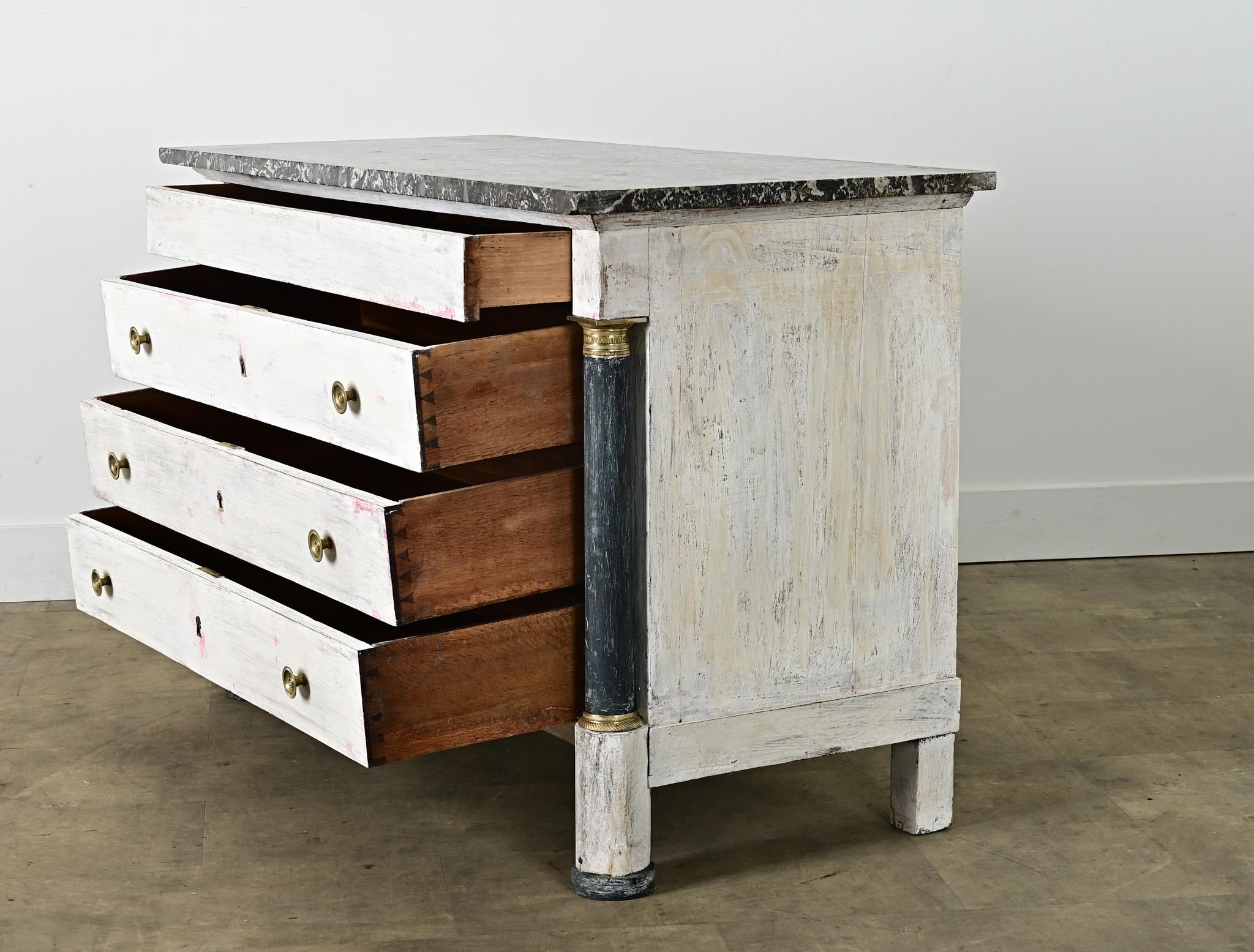 Commode Impero francese dipinto del XIX secolo In condizioni buone in vendita a Baton Rouge, LA