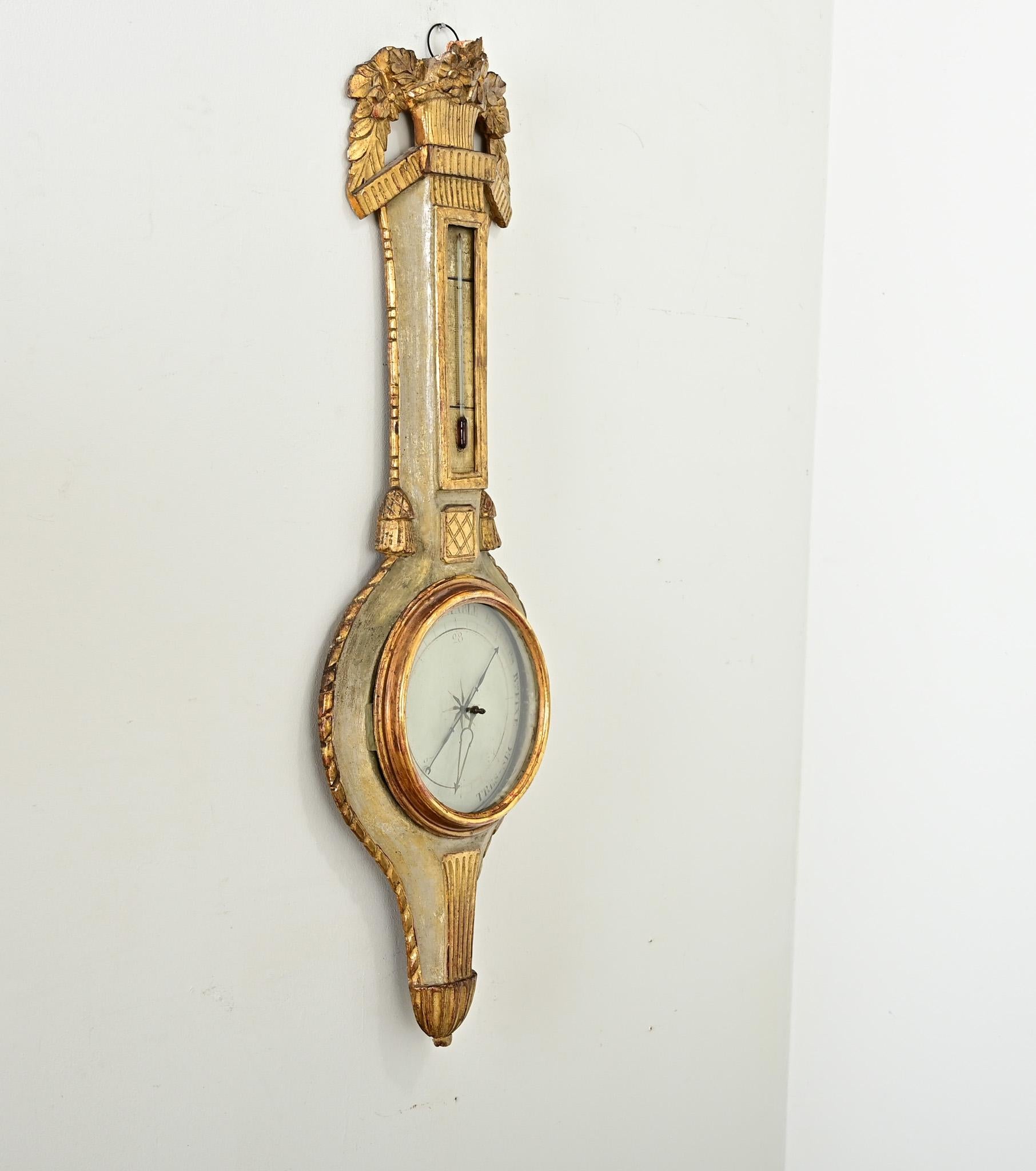 Baromètre français du 19ème siècle peint et doré Bon état - En vente à Baton Rouge, LA