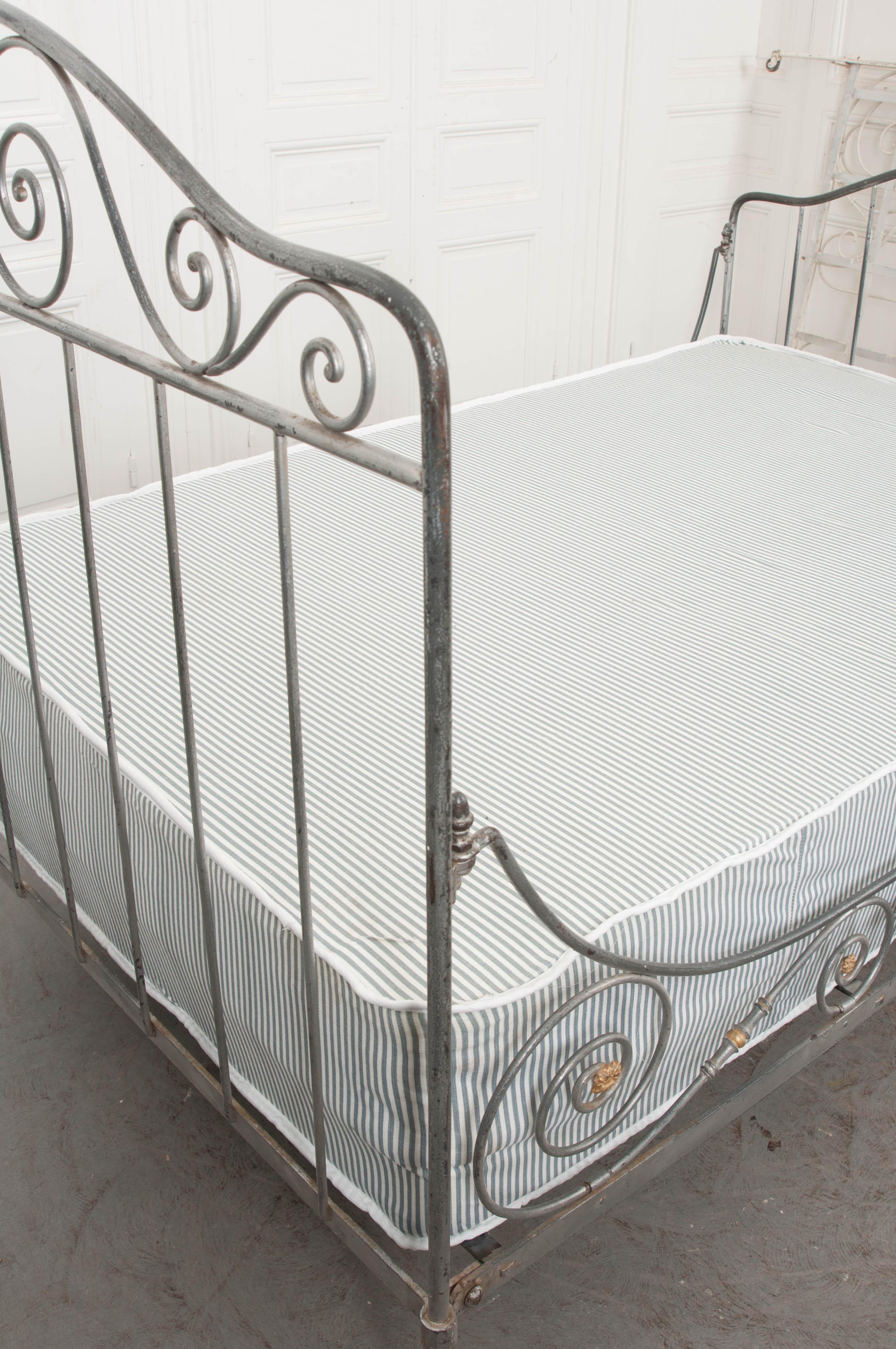 French 19th Century Painted-Iron Campaign Daybed 4