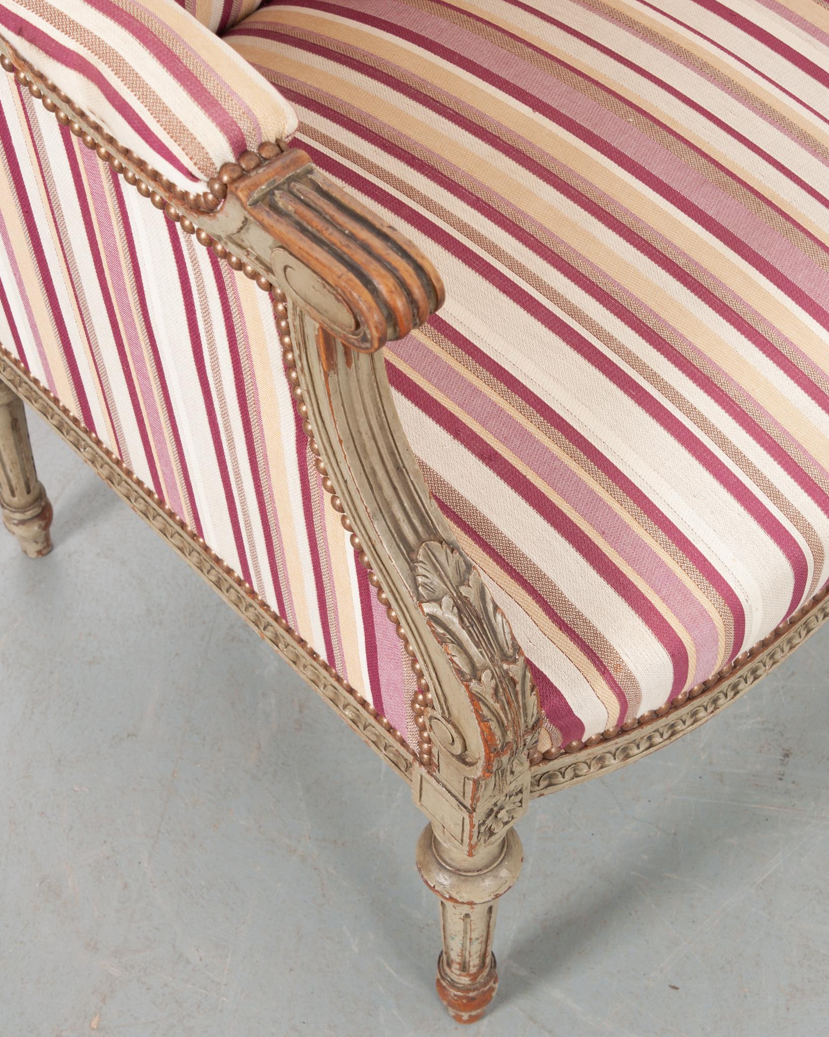 French 19th Century Painted Louis XVI-Style Bergere 5