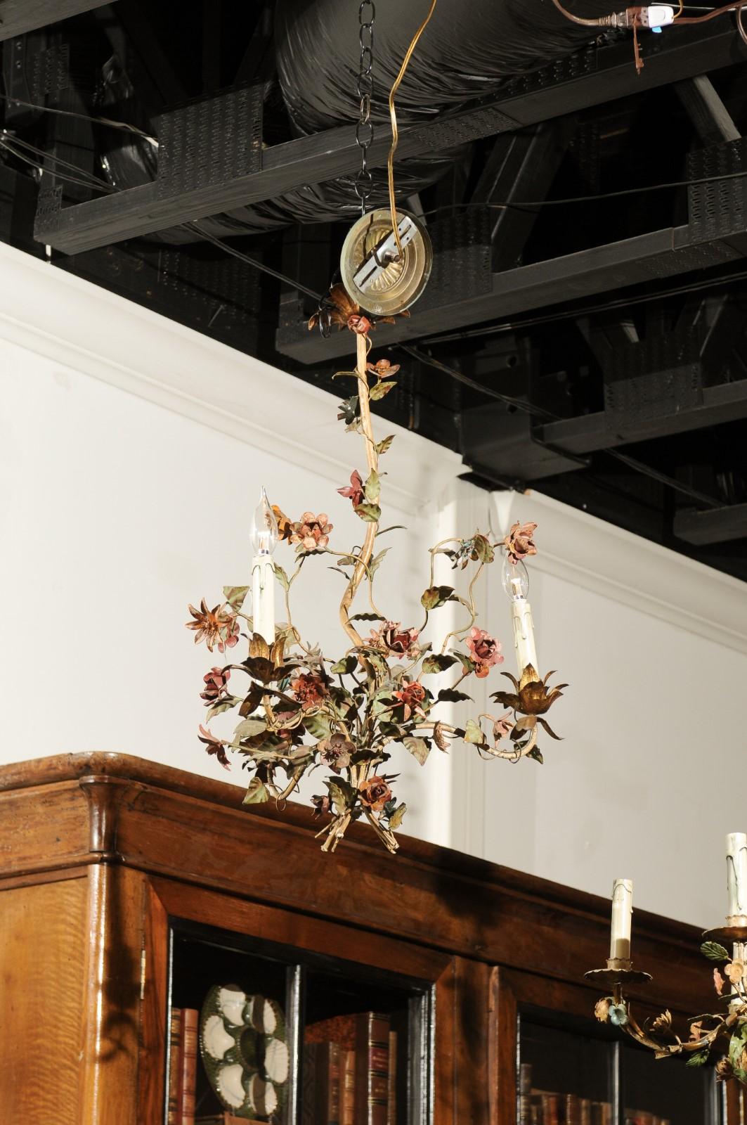 French 19th Century Painted Tôle Three-Light Chandelier with Flowers and Vines In Good Condition In Atlanta, GA