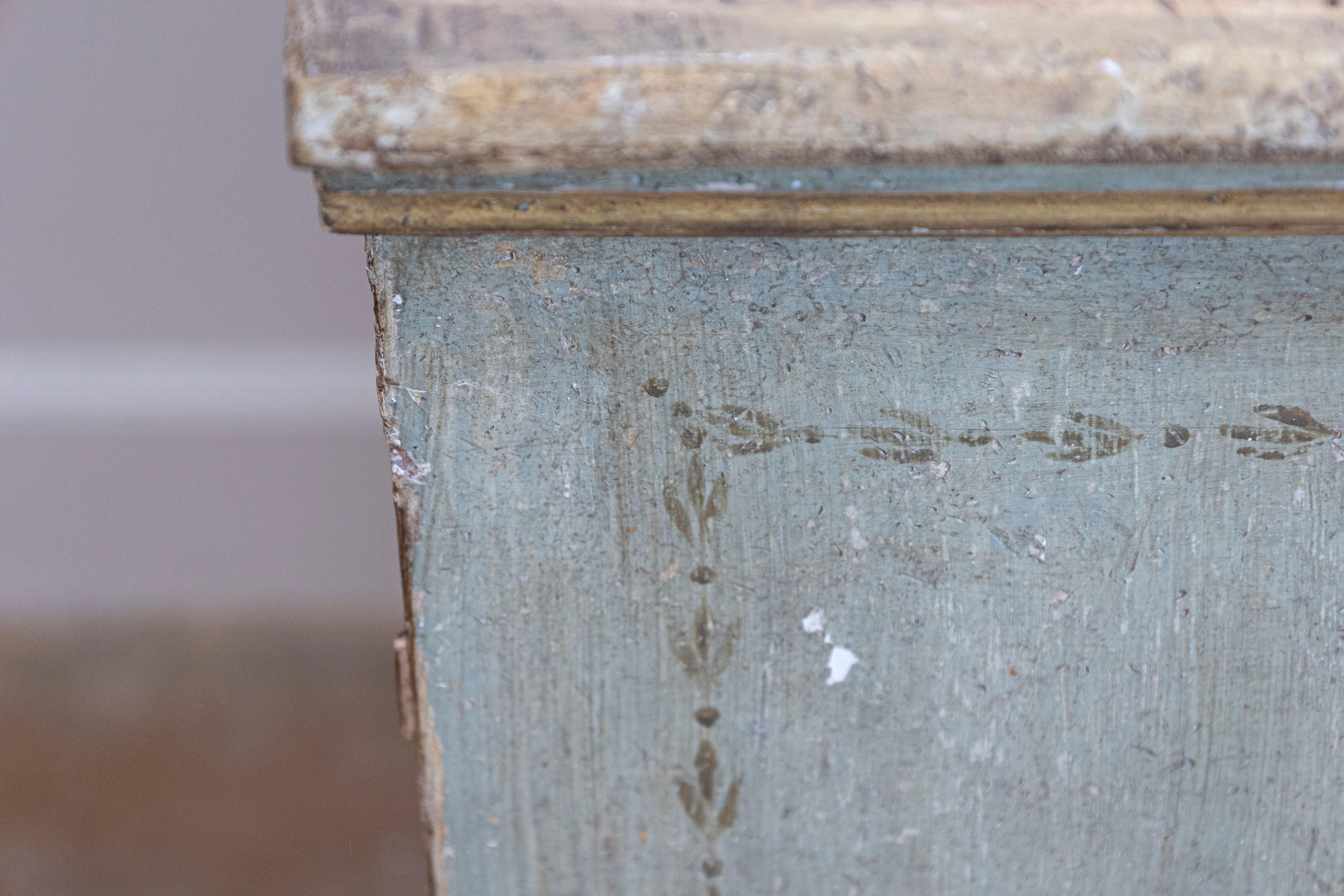 French 19th Century Painted Wood Buffet with Single Drawer over Two Doors 6