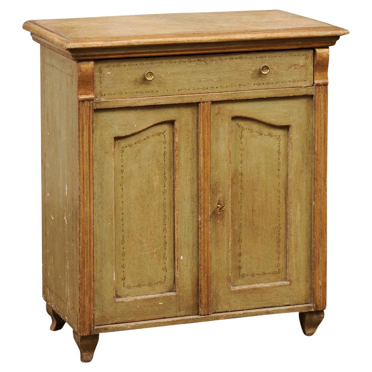 Buffet en bois peint français du 19ème siècle avec un tiroir simple sur deux portes