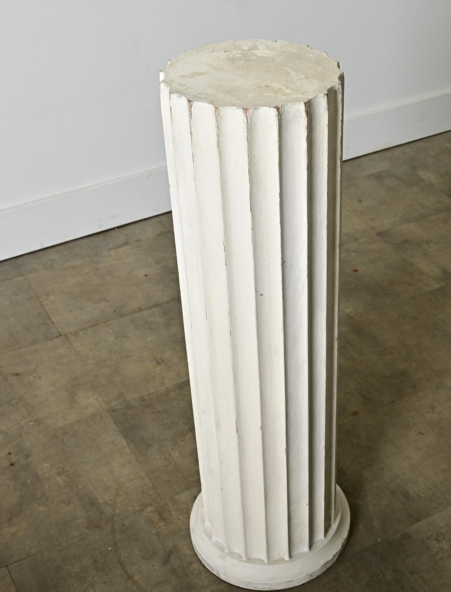 Bois Colonne française en bois peint du 19ème siècle en vente