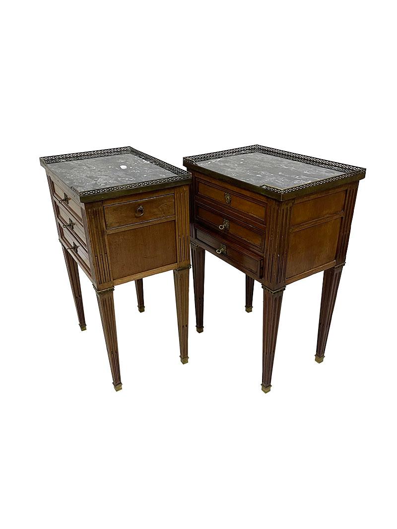 Pareja de mesas auxiliares bajas francesas del siglo XIX, ca. 1880 Francés en venta