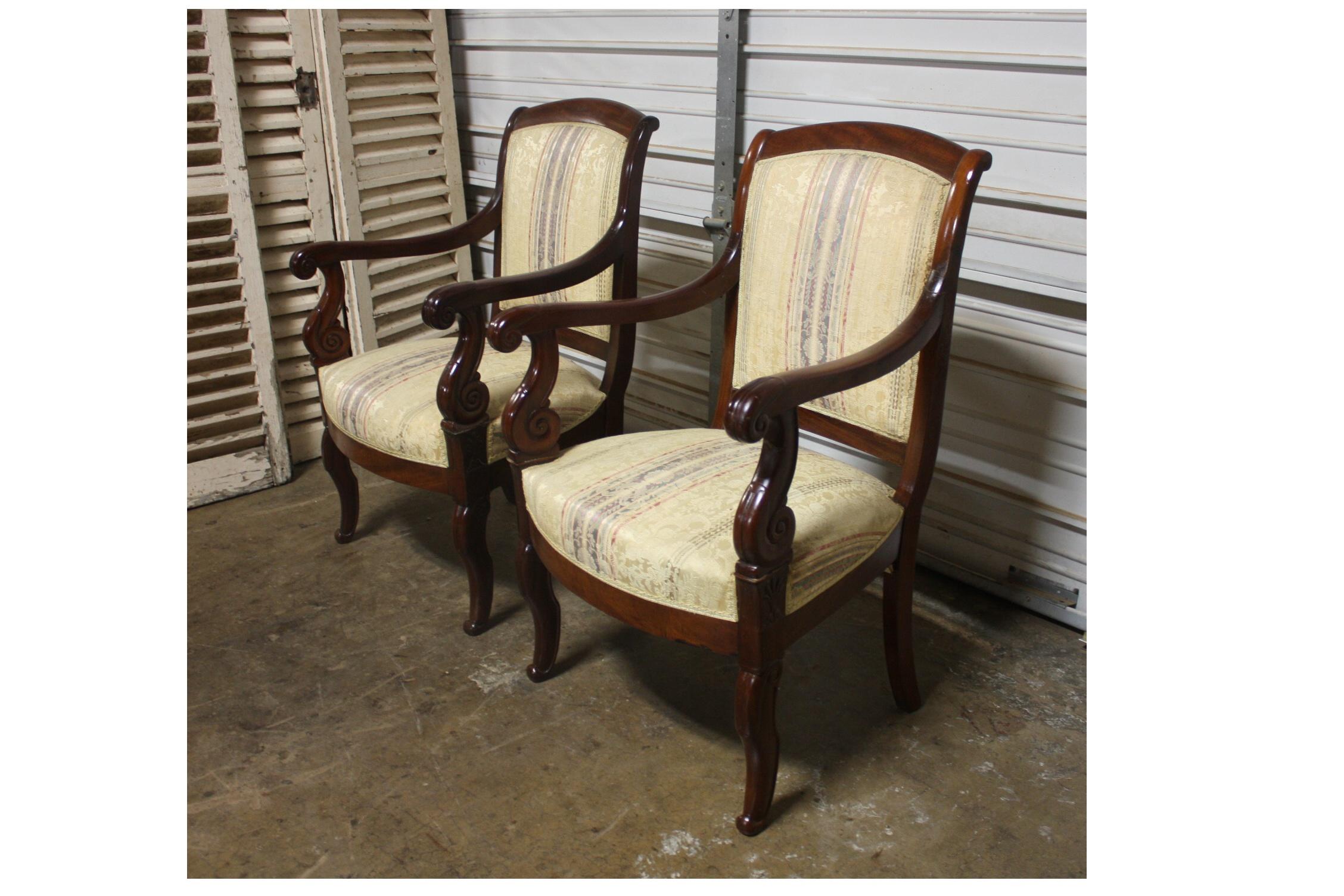 Französisches Sesselpaar aus dem 19. Jahrhundert (Restauration) im Angebot