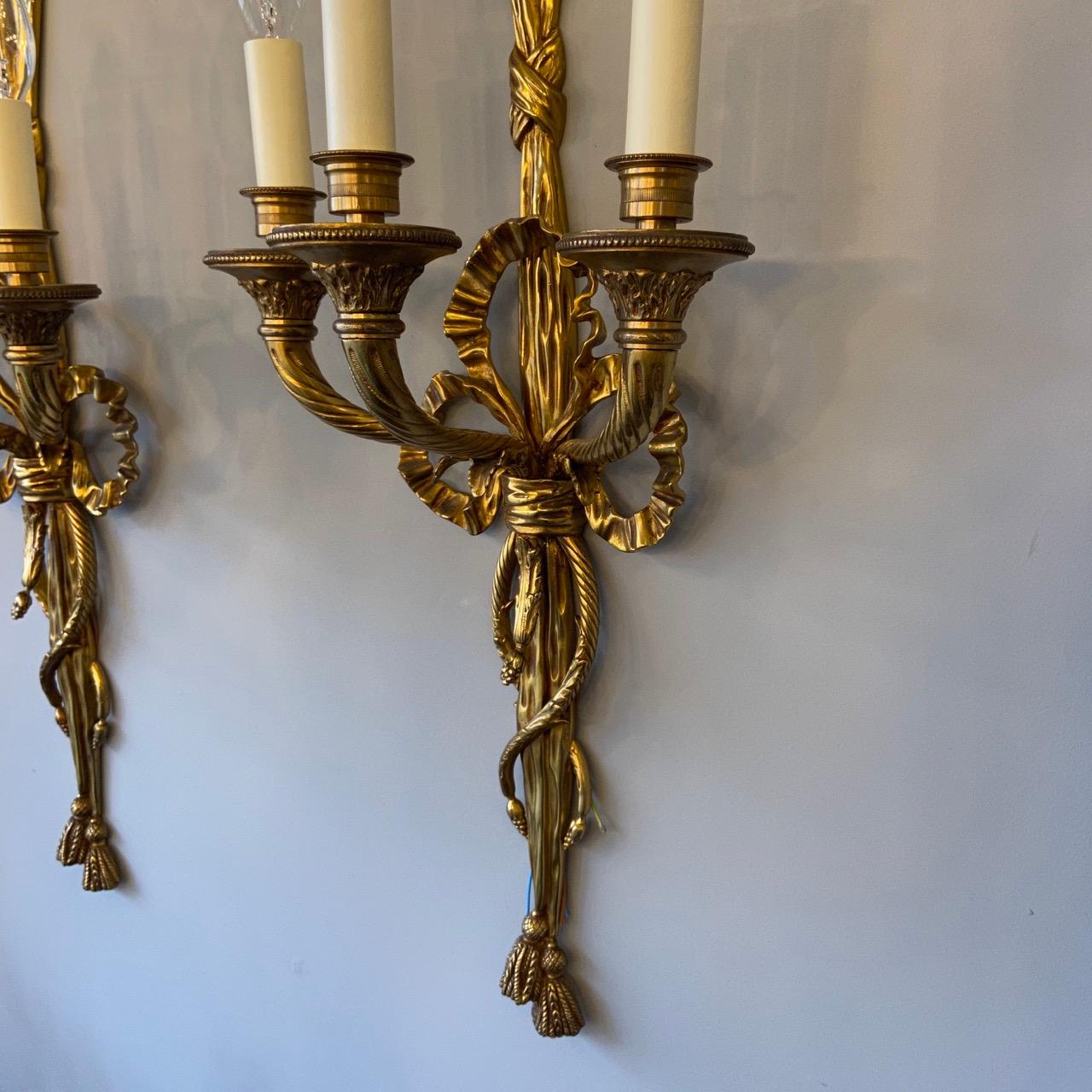 French 19th Century Pair of Bronze Antique Wall Lights 5
