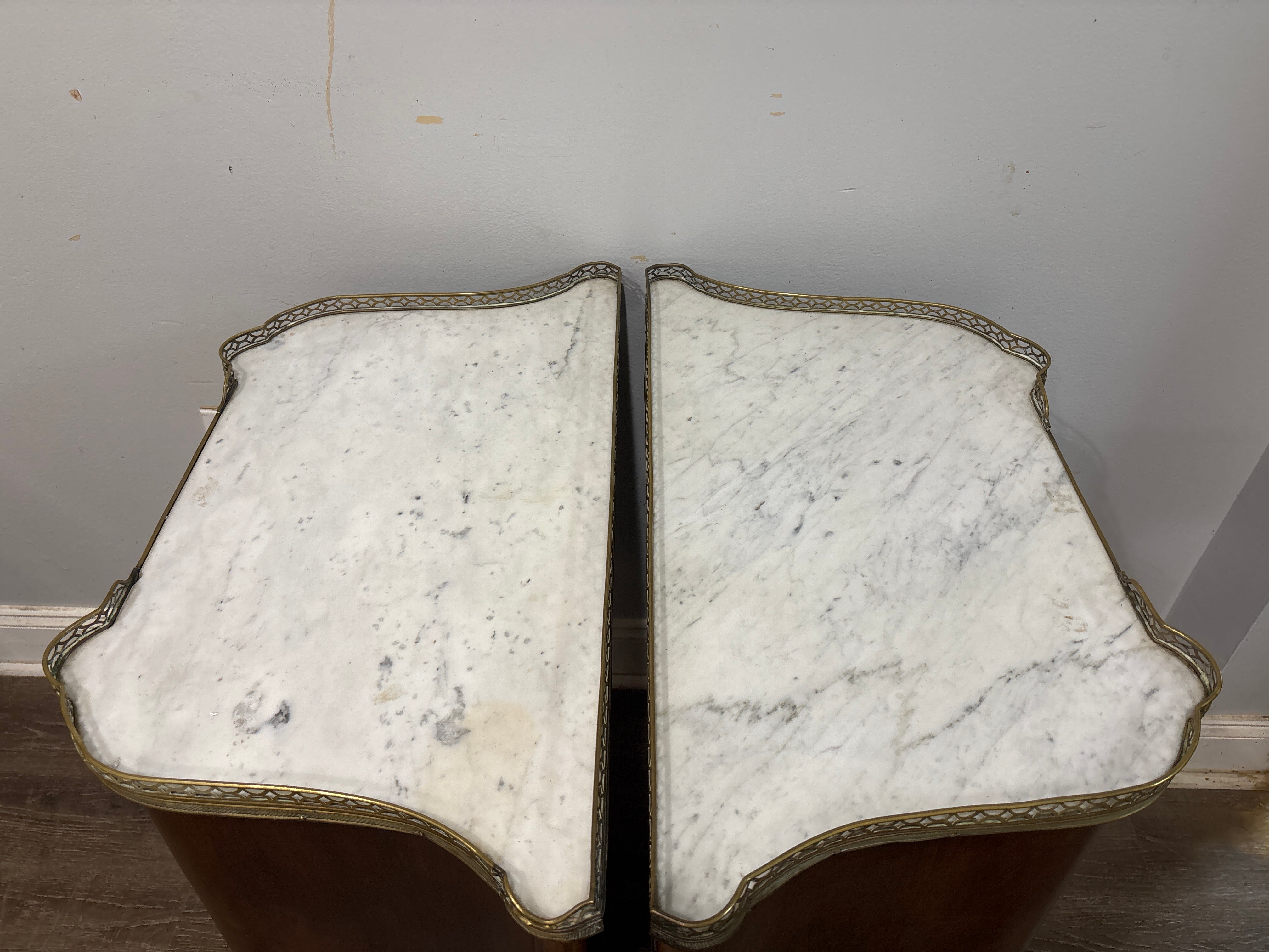 Paire de commodes françaises du 19e siècle en vente 4