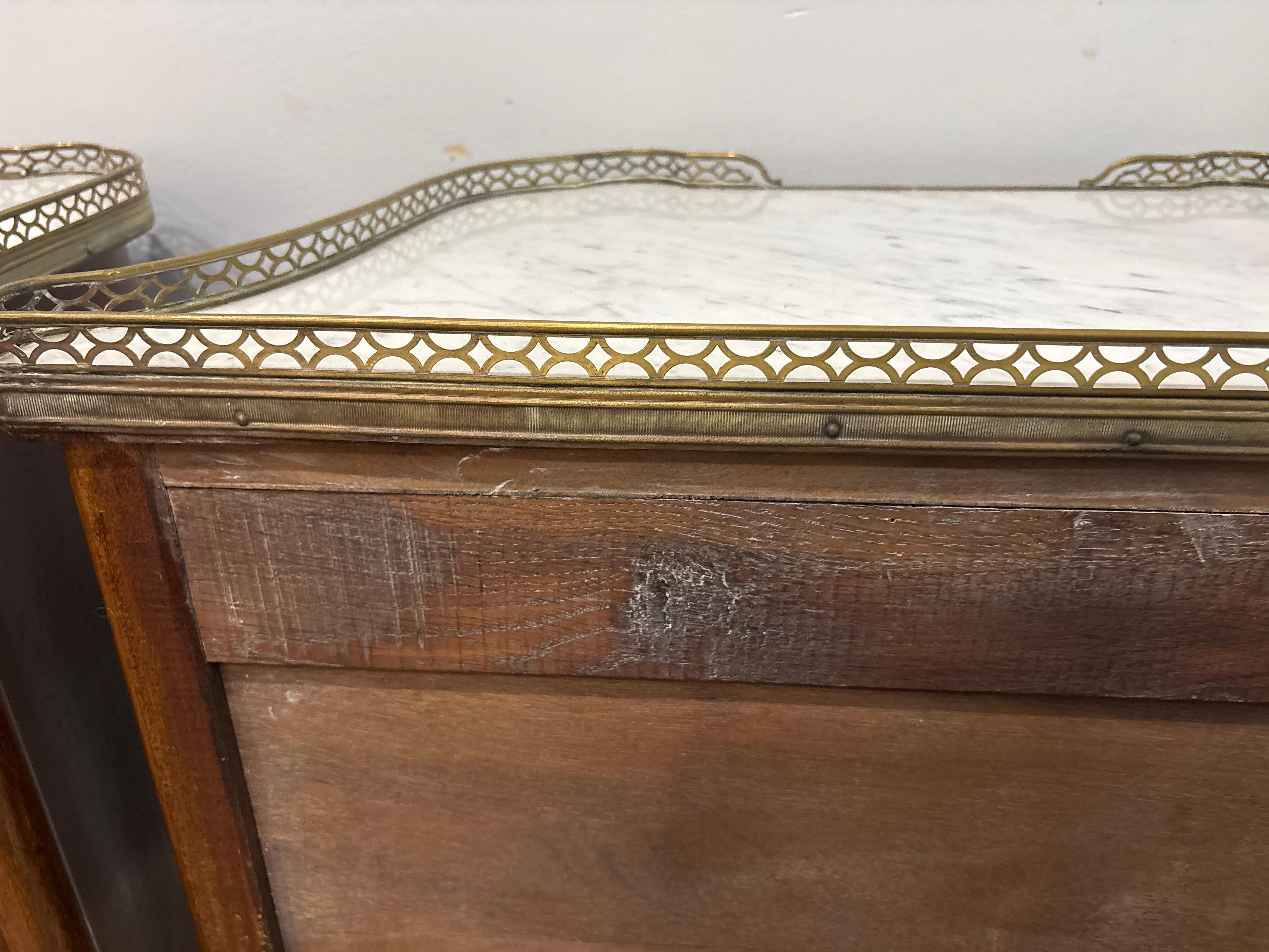 Paire de commodes françaises du 19e siècle en vente 7