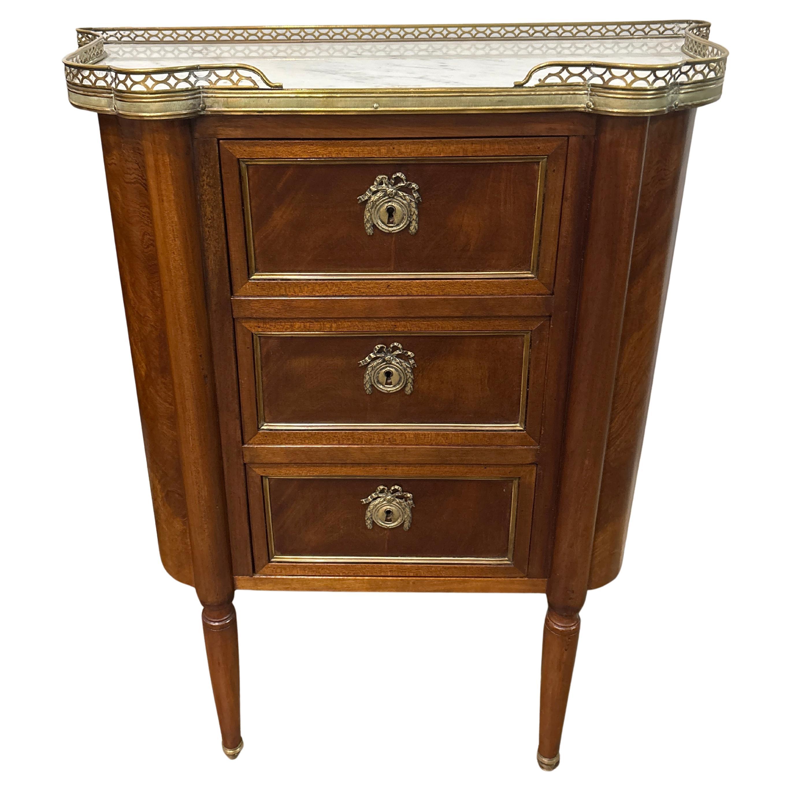 Paire de commodes françaises du 19e siècle Bon état - En vente à Stockbridge, GA