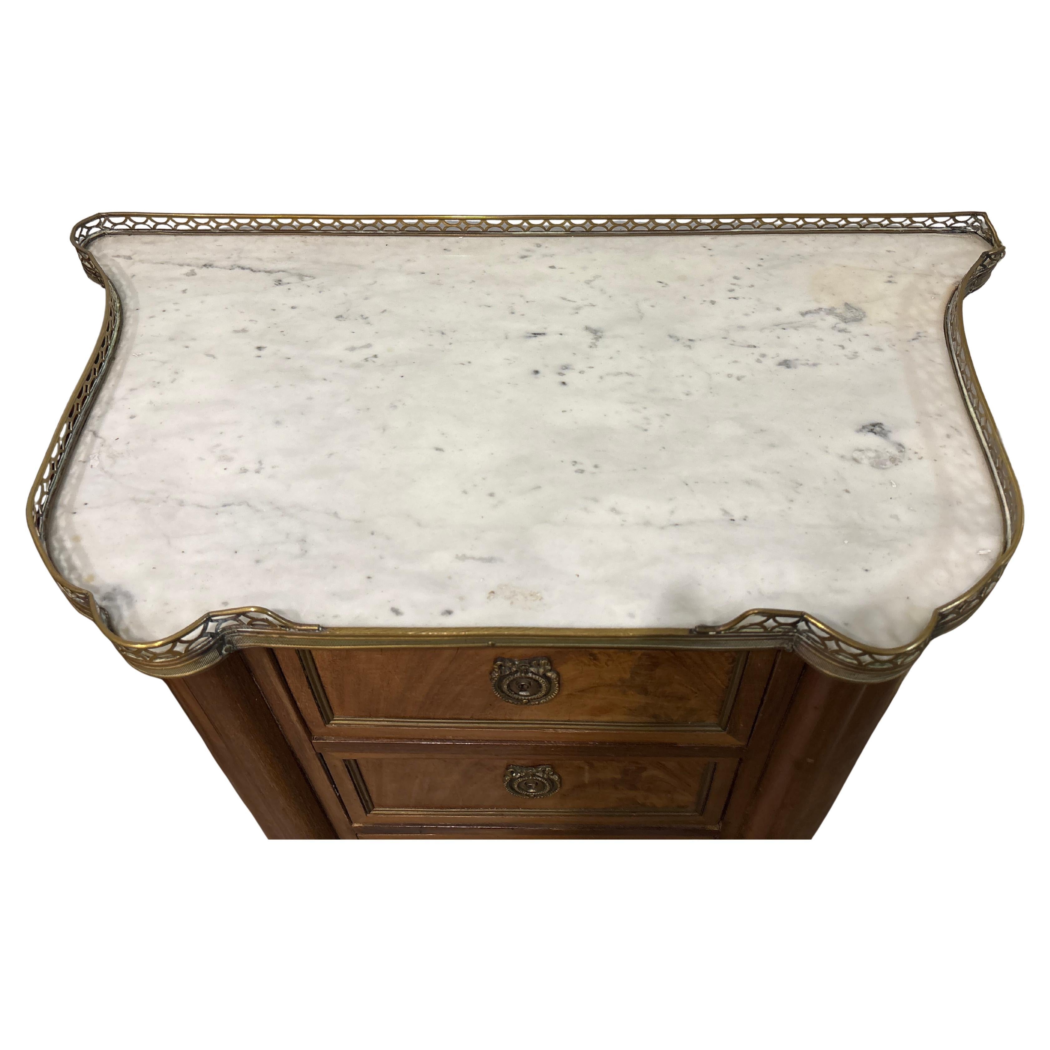 Paire de commodes françaises du 19e siècle en vente 1