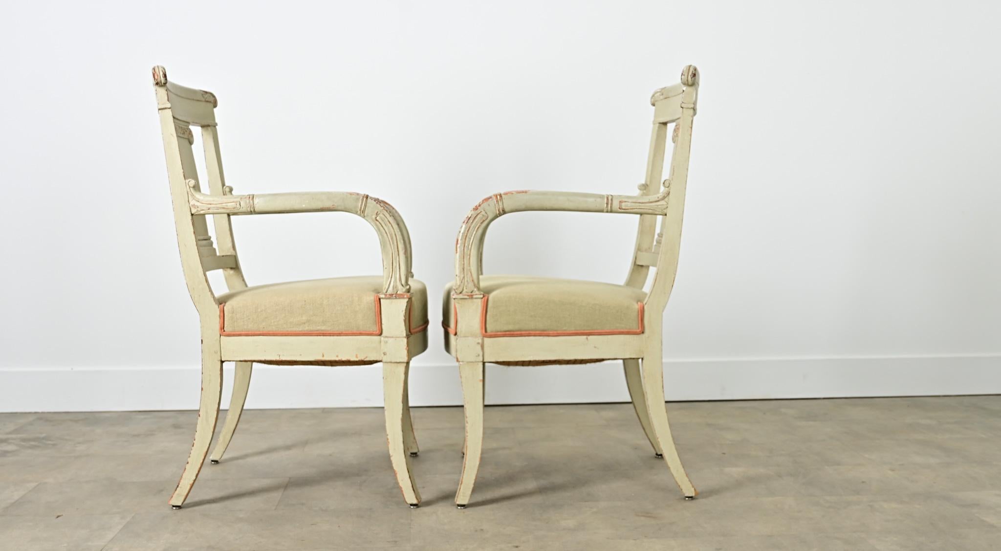 Französisch 19. Jahrhundert Paar Directoire Fauteuils im Angebot 11