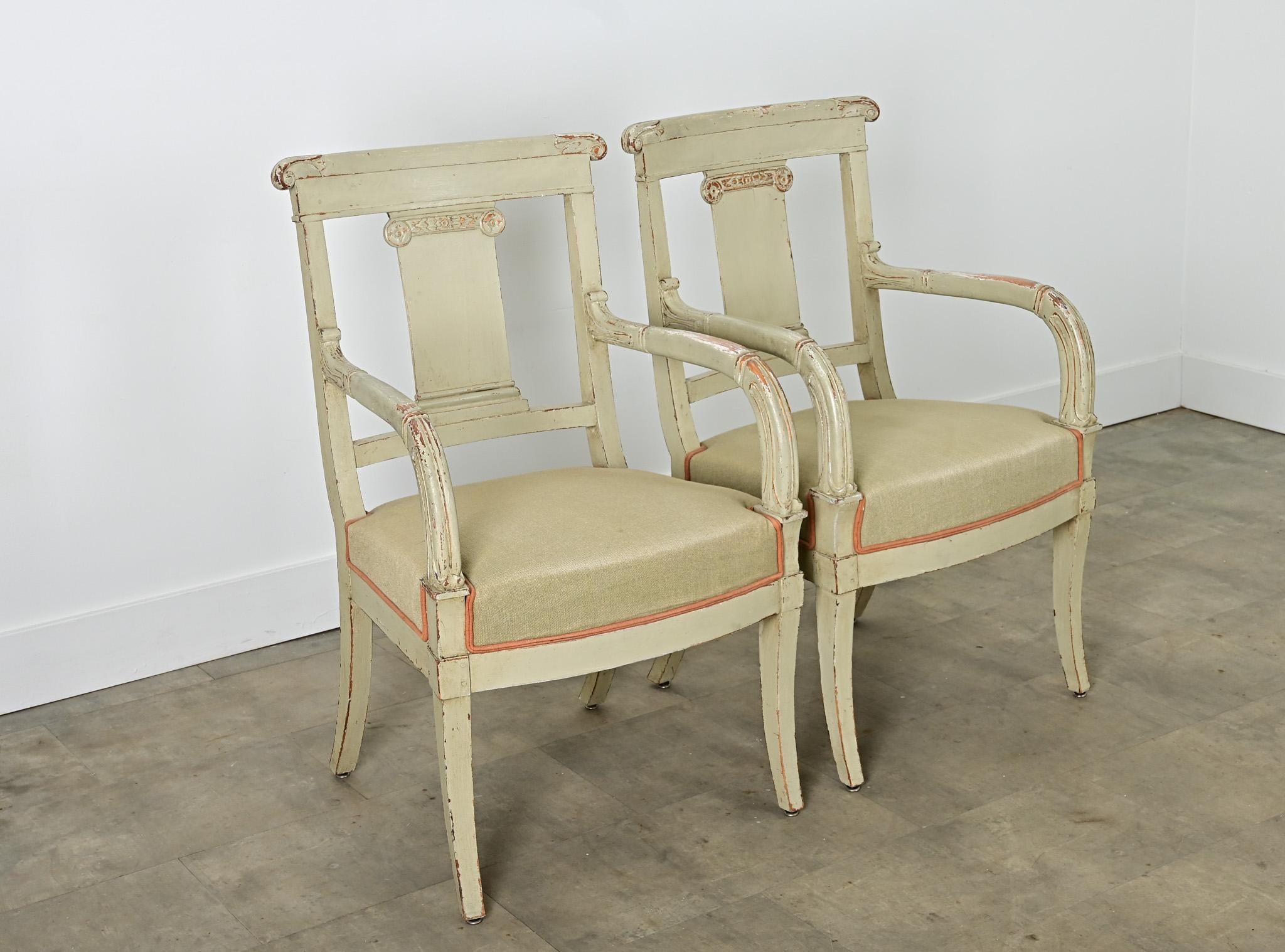 Französisch 19. Jahrhundert Paar Directoire Fauteuils im Angebot 4