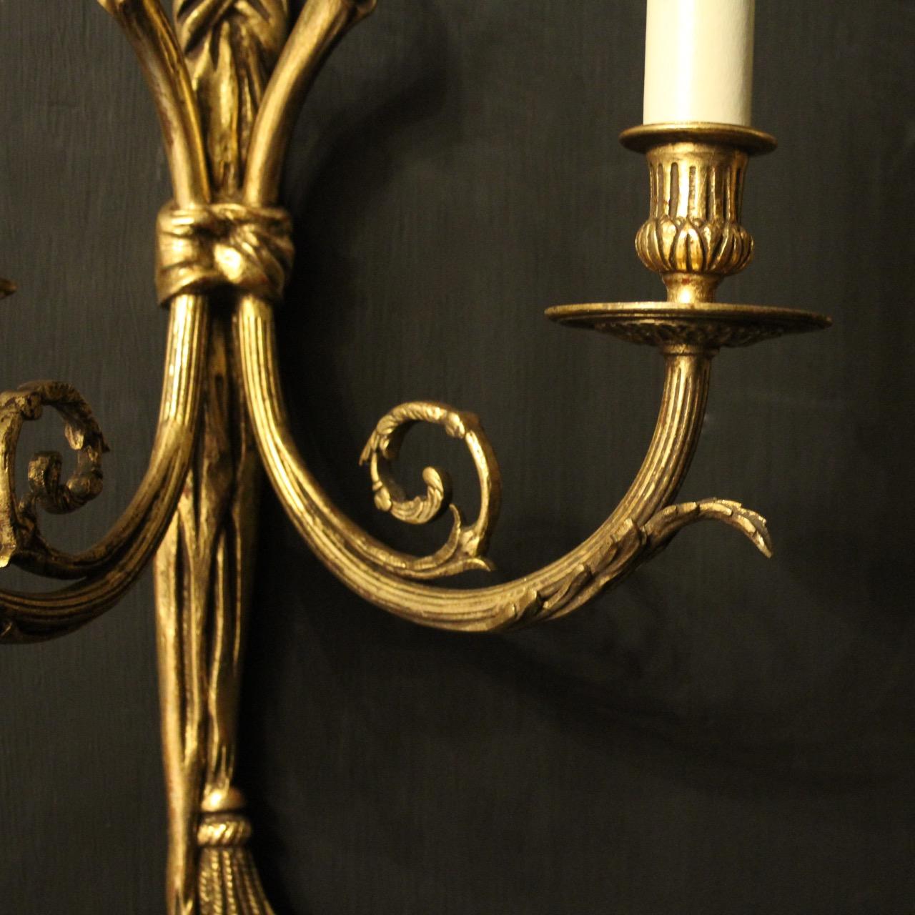 Gilt French 19th Century Pair of Gilded Bronze Antique Wall Lights