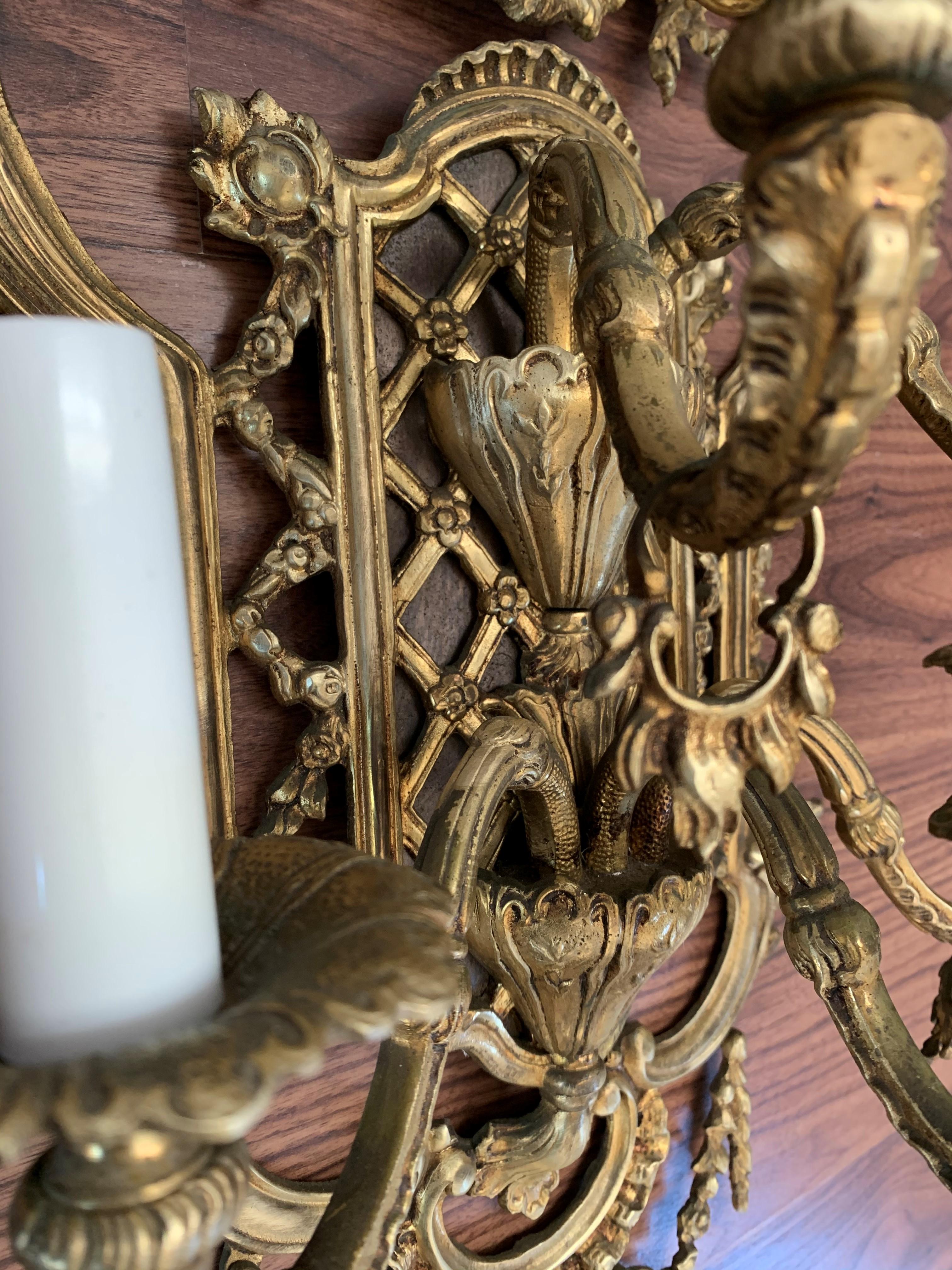French 19th Century Pair of Gilded Bronze Wall Sconces 5
