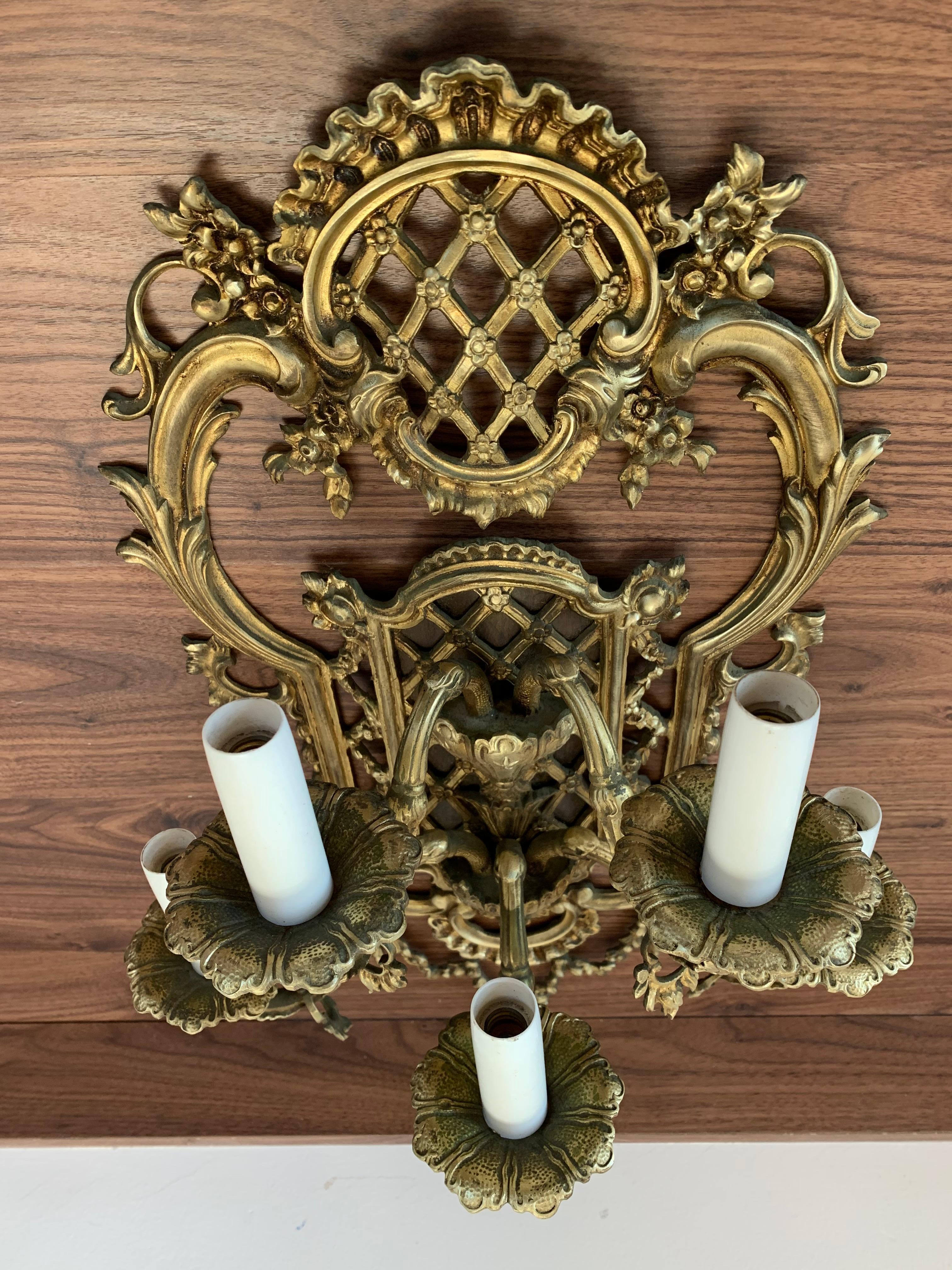 French 19th Century Pair of Gilded Bronze Wall Sconces 1