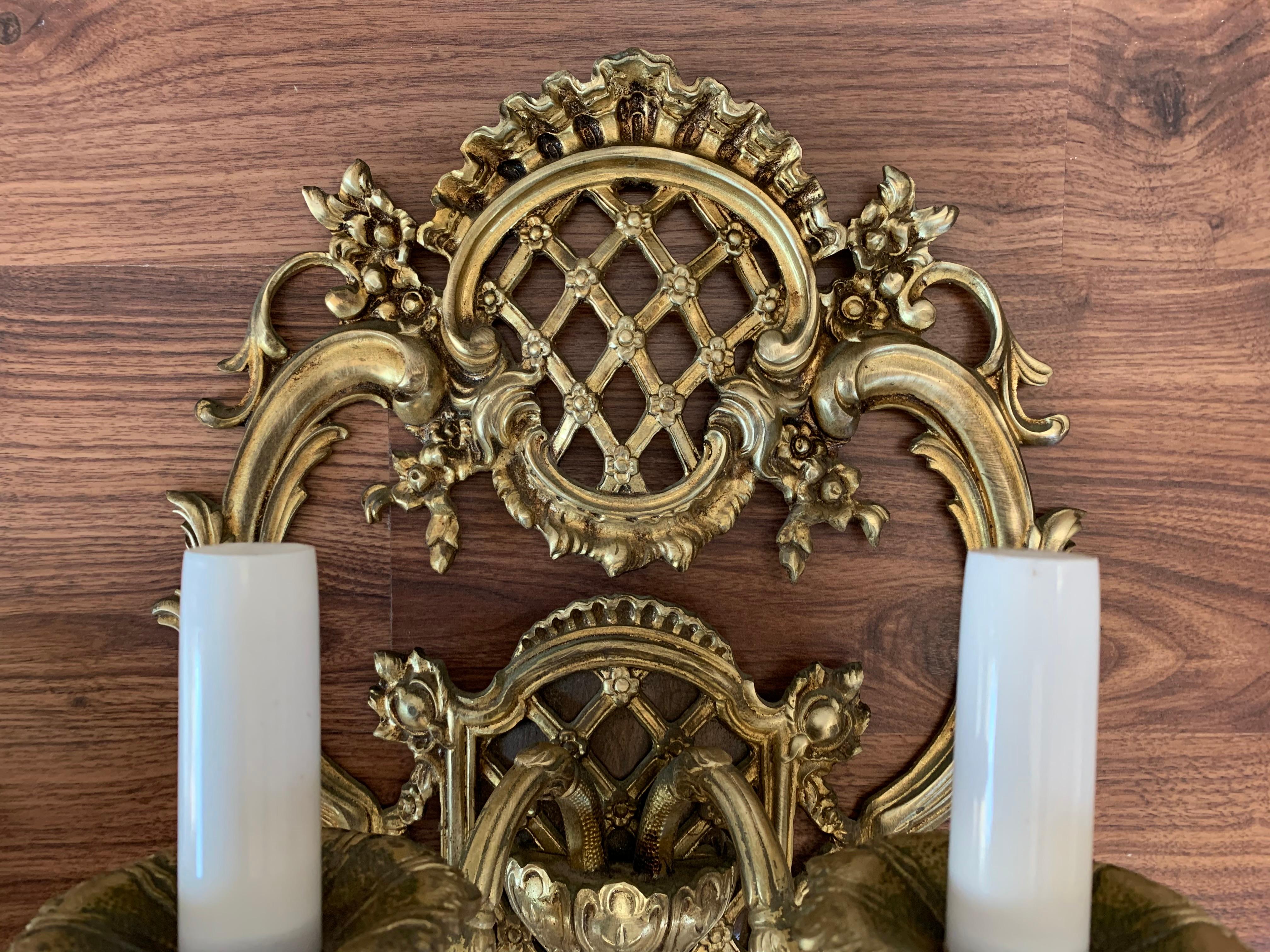 French 19th Century Pair of Gilded Bronze Wall Sconces 3