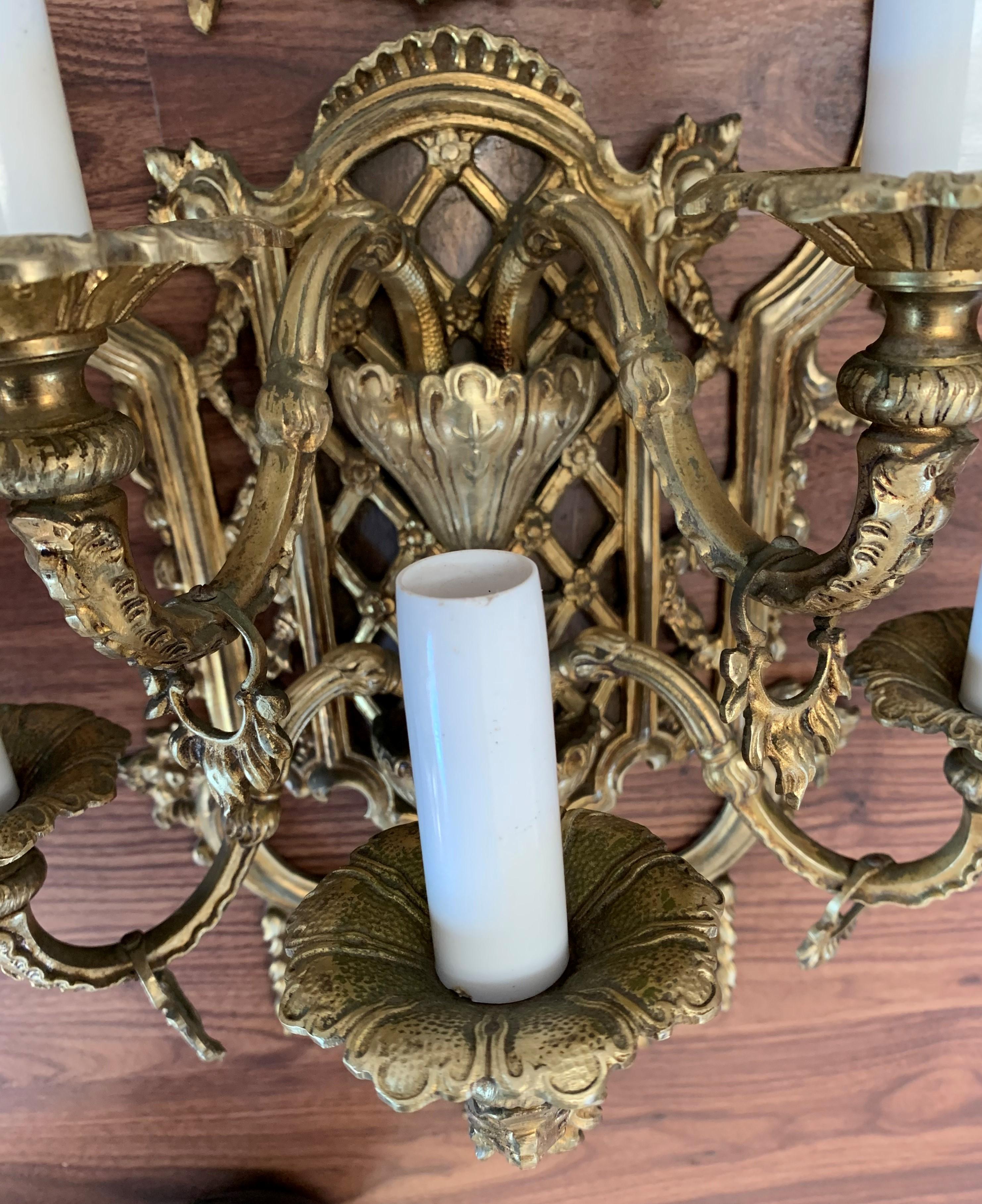 French 19th Century Pair of Gilded Bronze Wall Sconces 4