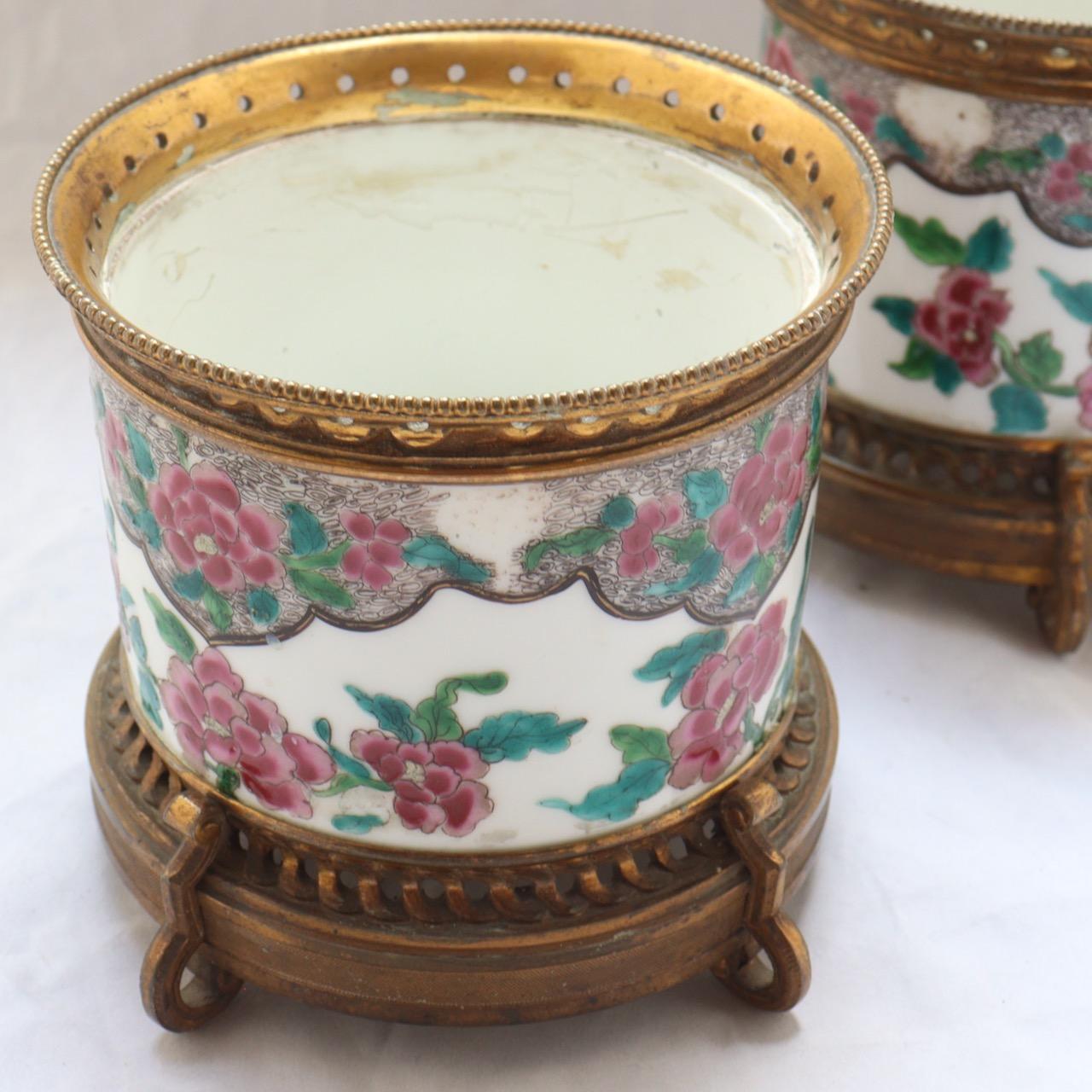 Late 19th Century French 19th Century Pair of Porcelain Cache-Pots For Sale