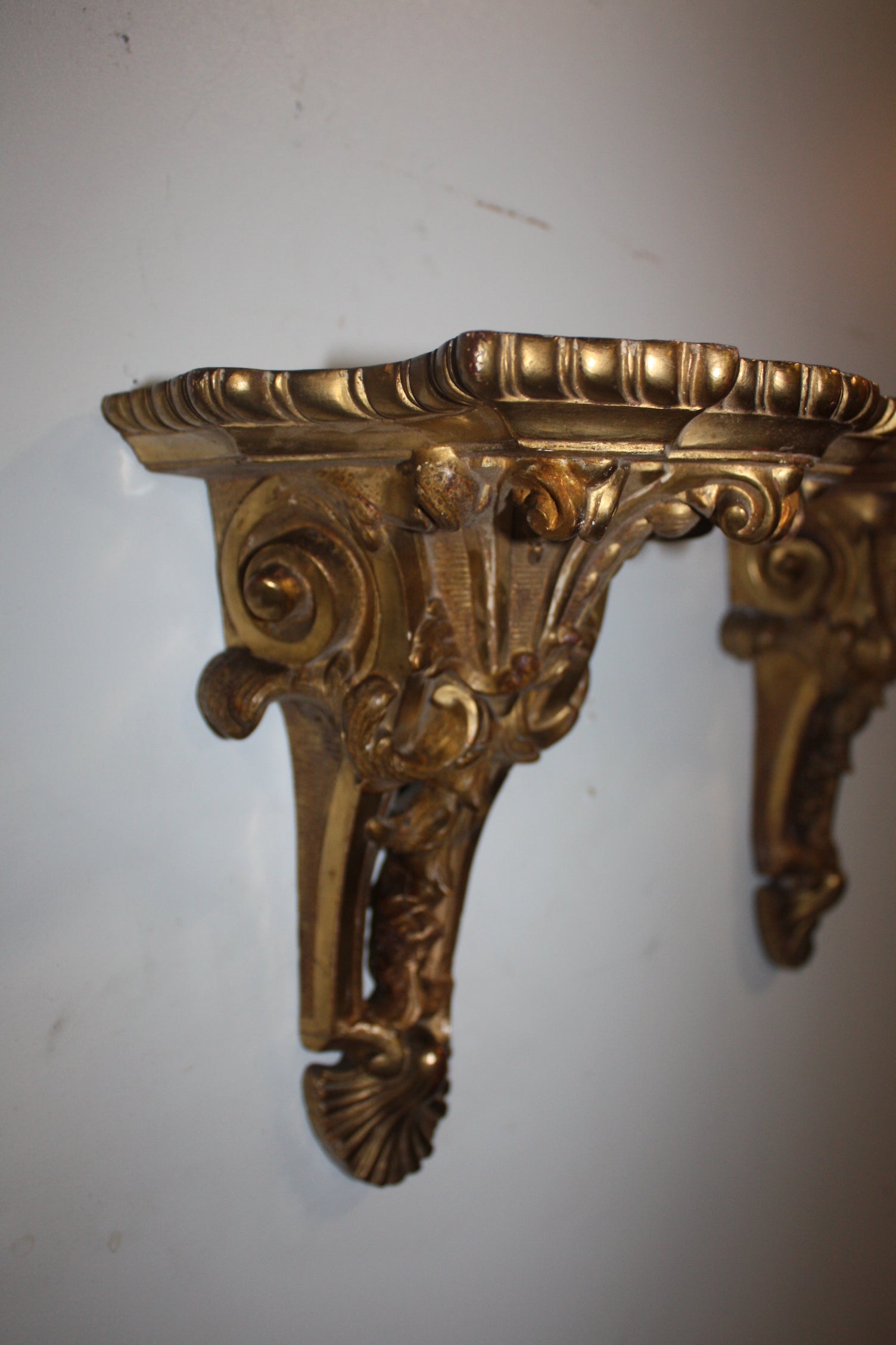 French 19th Century Pair of Wall Gilt Brackets For Sale 2