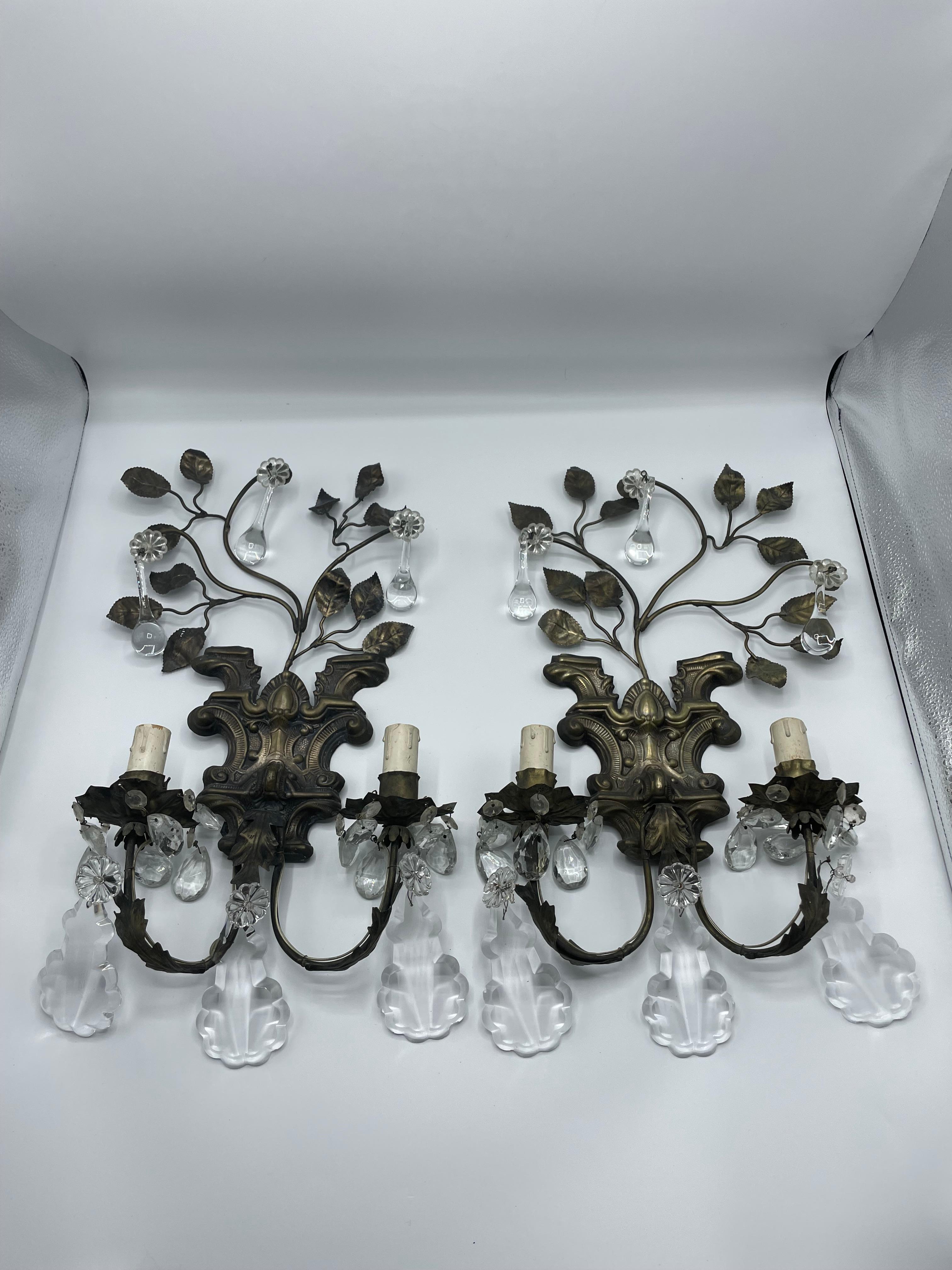 French 19th Century Pair of Wall Light Bronze Repoussé For Sale 5