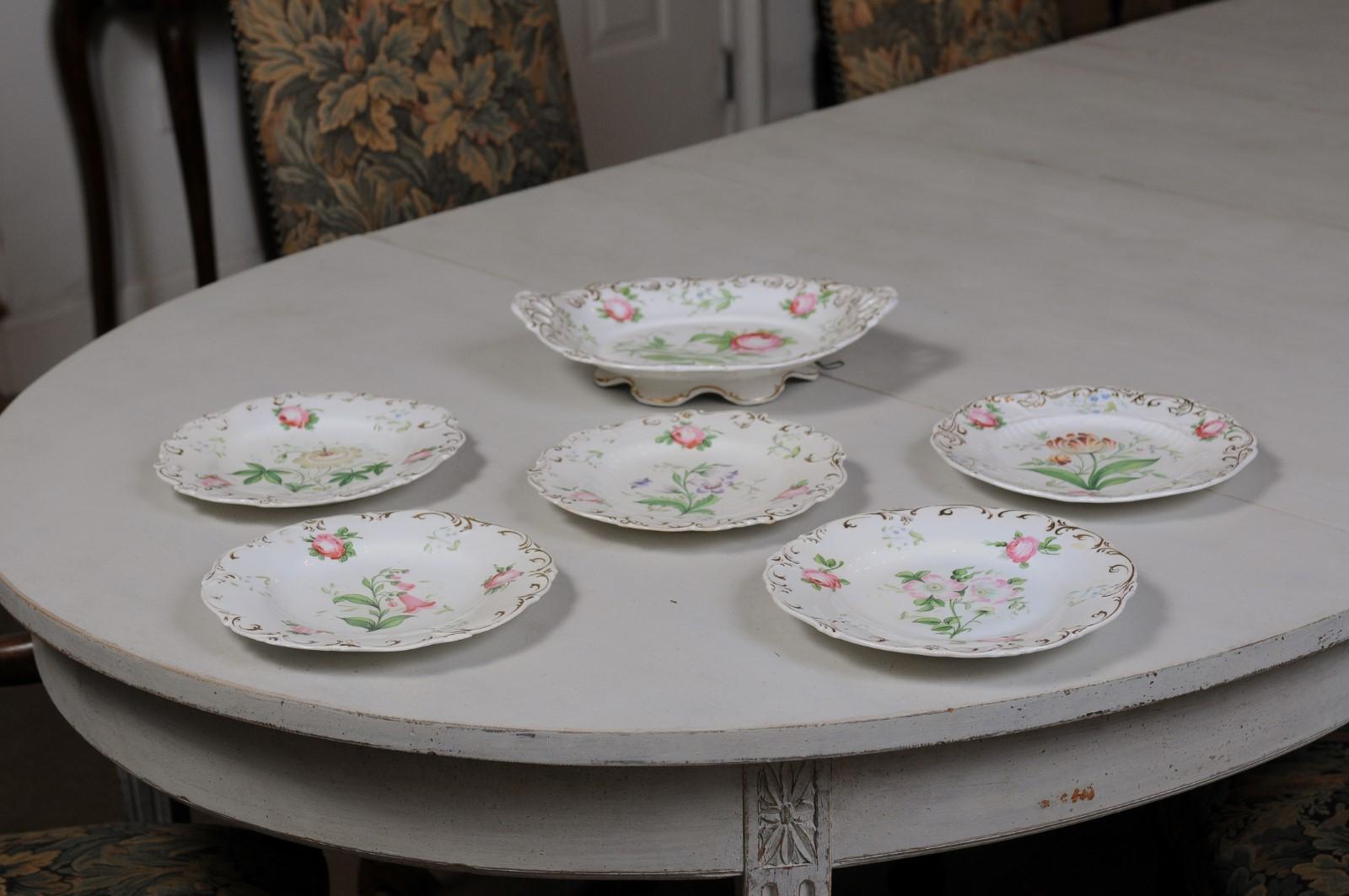 French 19th Century Paris Porcelain Dessert Set with Five Plates and Compote 3