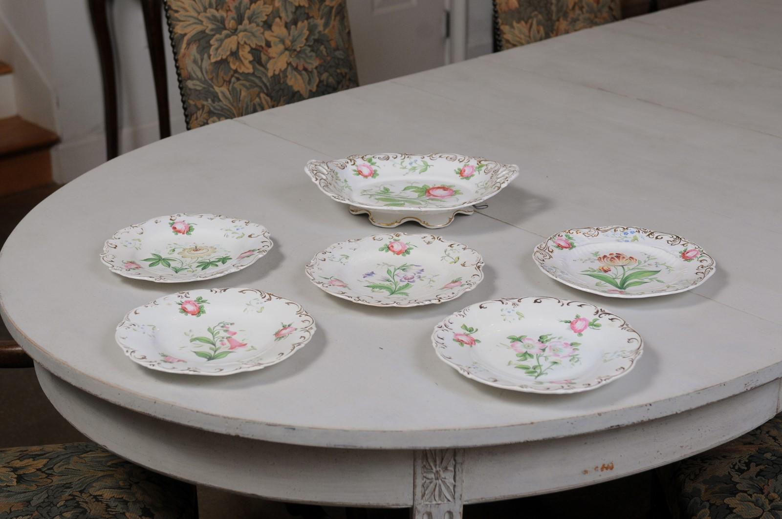 French 19th Century Paris Porcelain Dessert Set with Five Plates and Compote 4