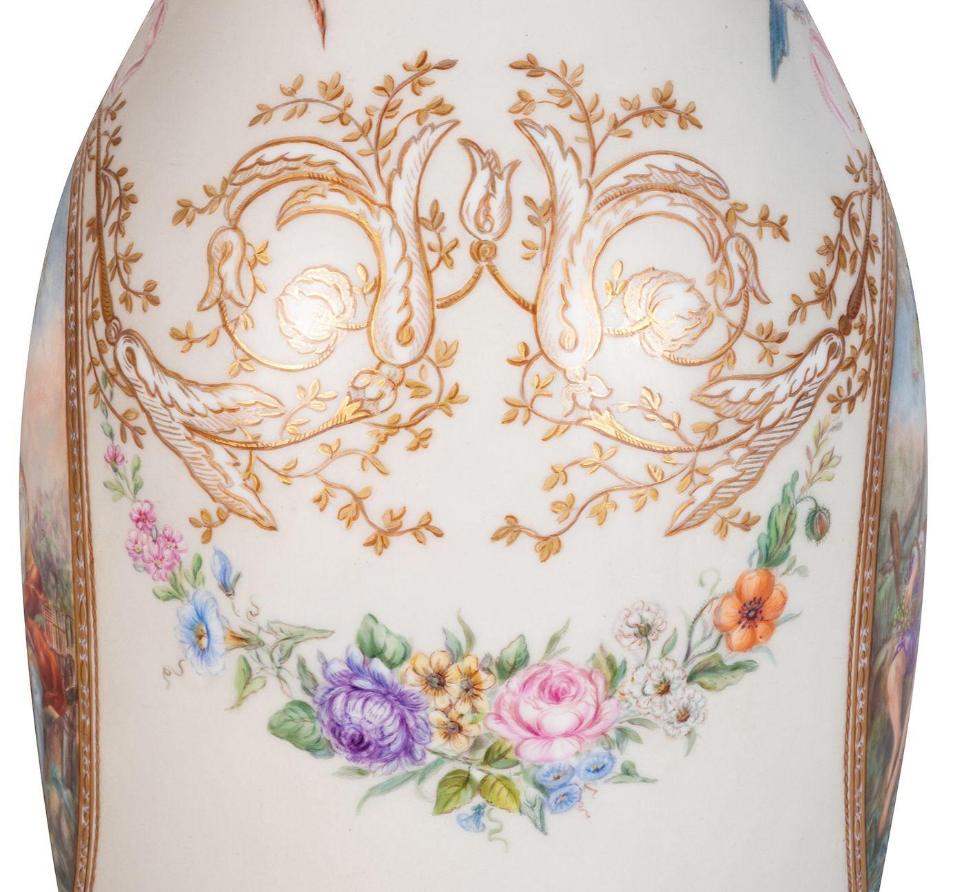 French 19th Century Paris ware porcelain Lamp. For Sale 2