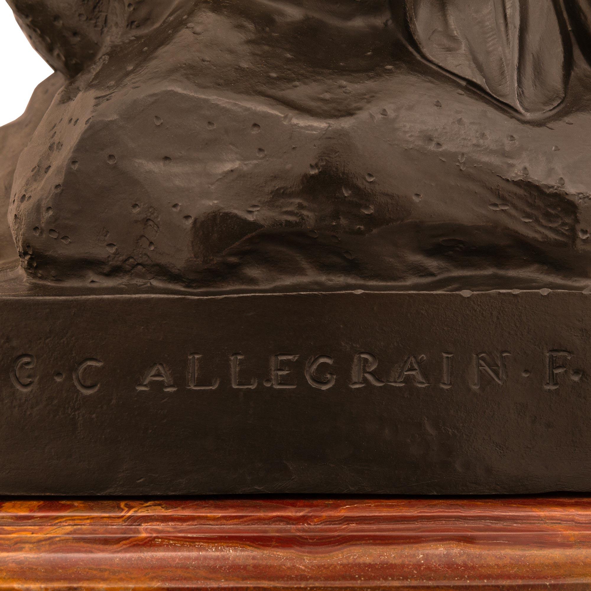 Statua di Venere al bagno in bronzo patinato e marmo del XIX secolo francese in vendita 1