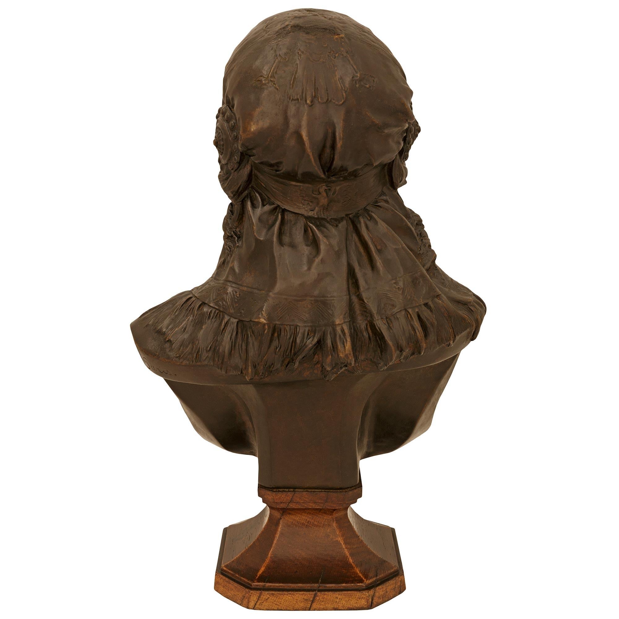 French 19th century patinated Bronze and Oak bust signed Cesar Ceribelli, Paris For Sale 5