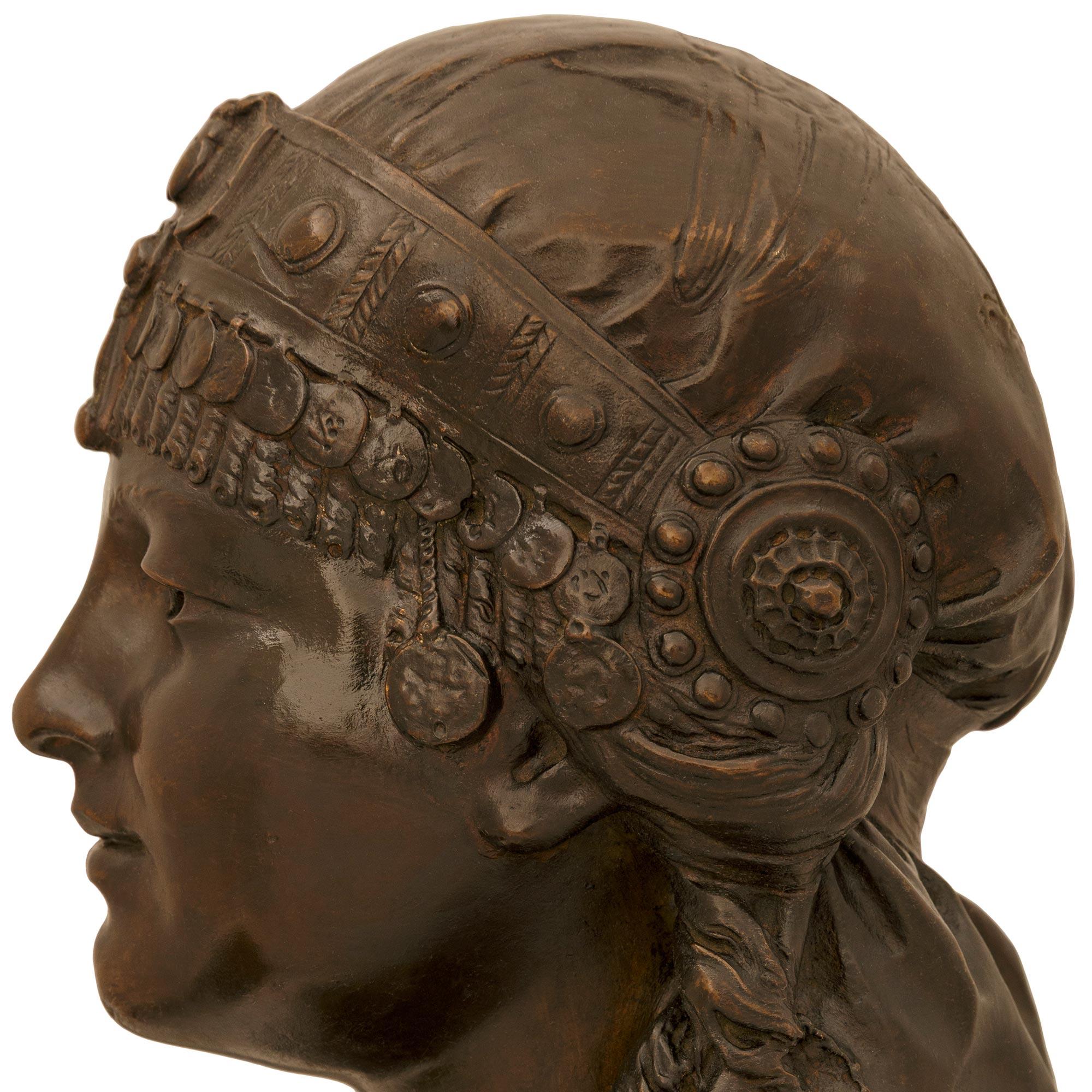 French 19th century patinated Bronze and Oak bust signed Cesar Ceribelli, Paris For Sale 1
