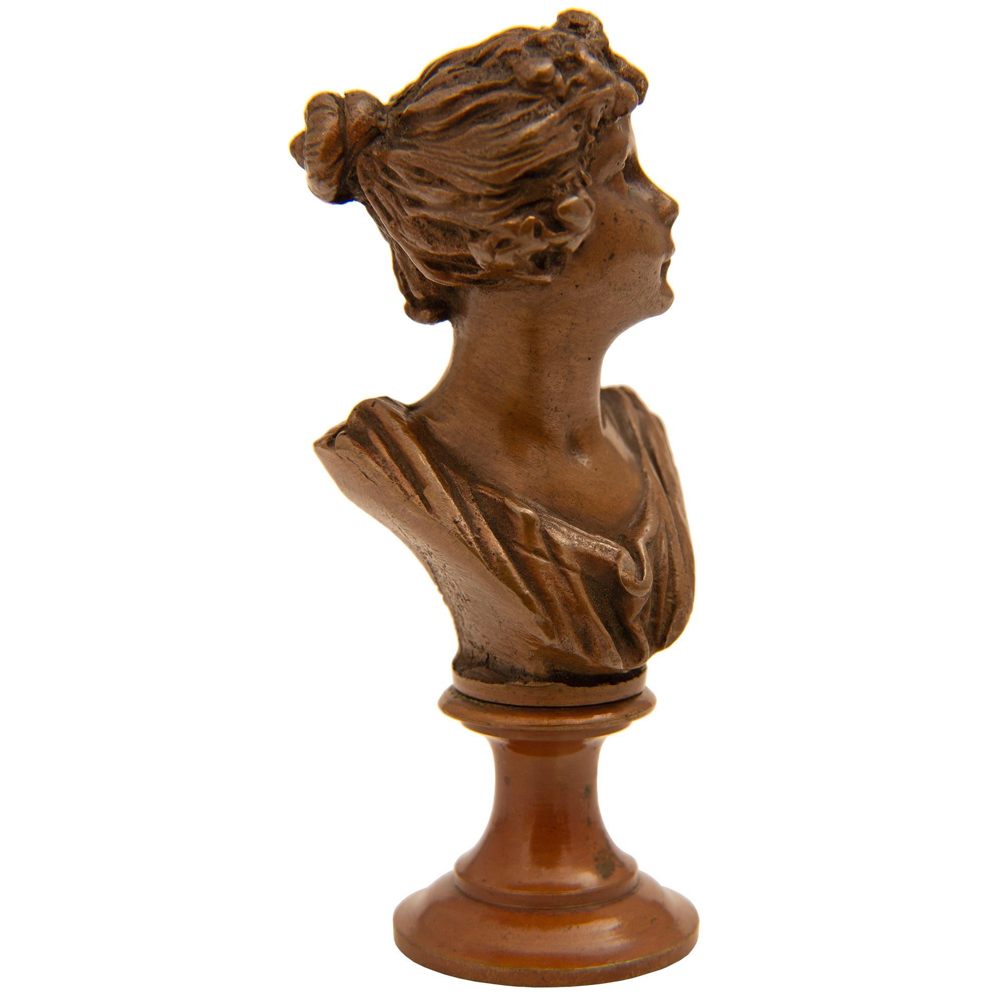 Francese Busto in bronzo patinato francese del XIX secolo in vendita