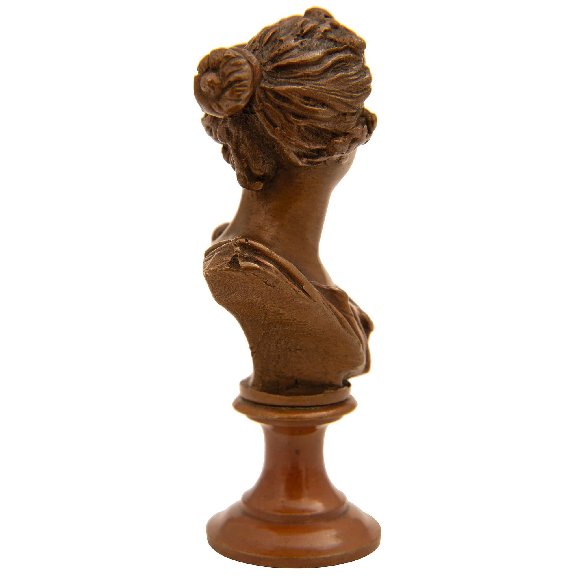 Patinato Busto in bronzo patinato francese del XIX secolo in vendita