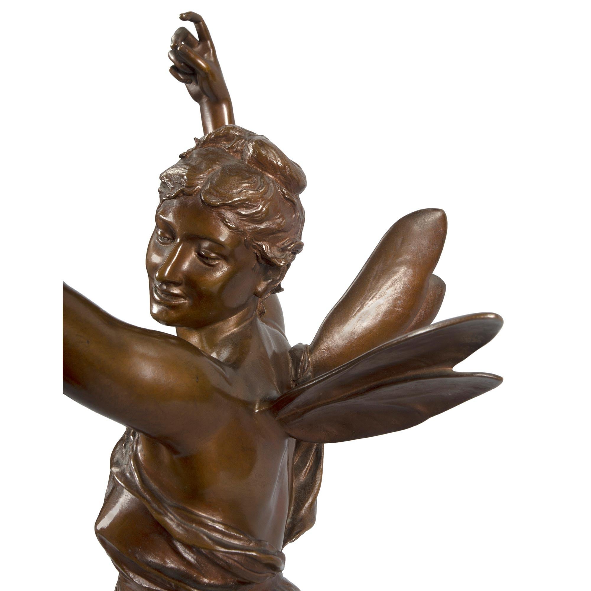 Bronze patiné français du 19ème siècle représentant une psychédélique souriante, signé E. Delaphanche Bon état - En vente à West Palm Beach, FL