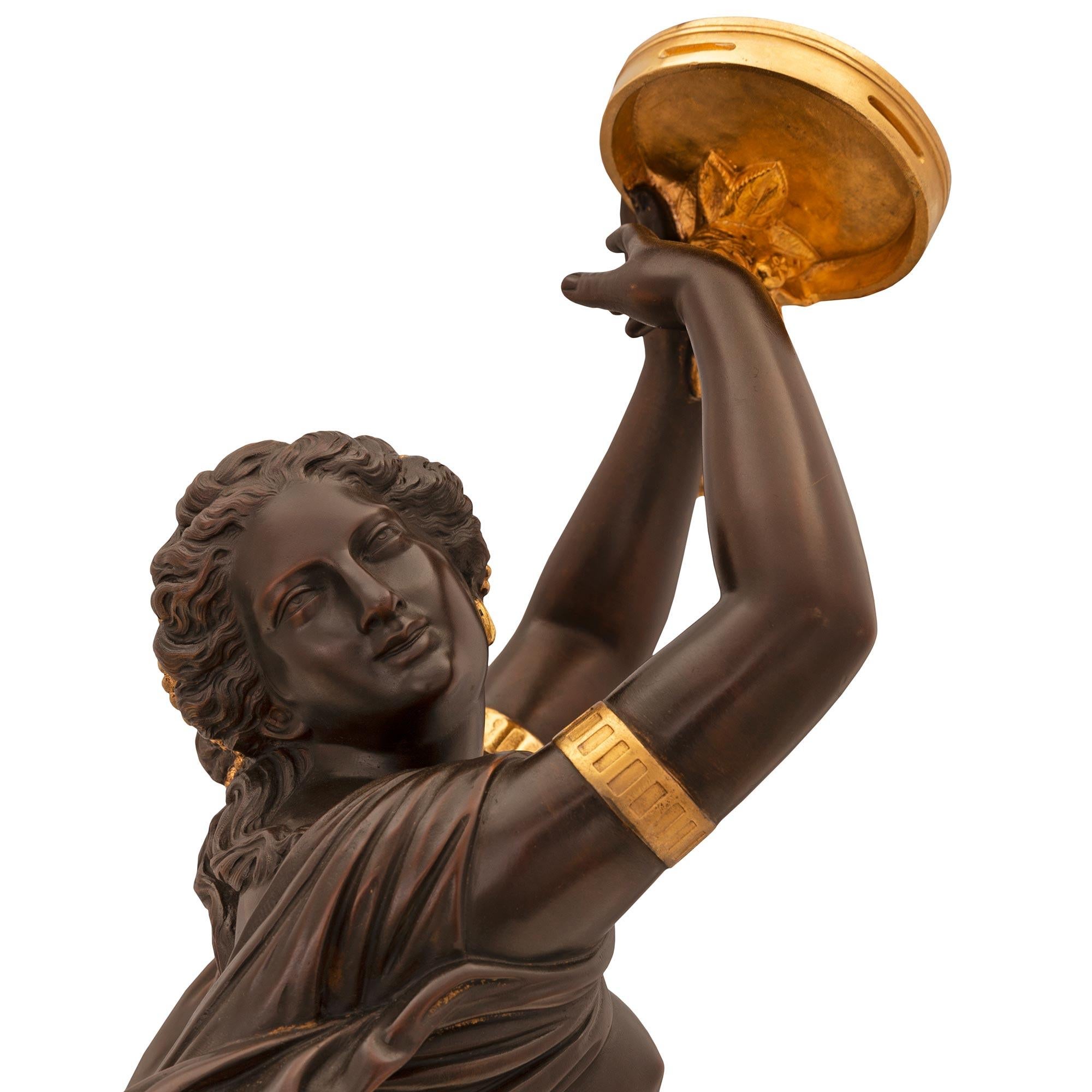 Statue française du 19ème siècle en bronze patiné, bronze doré et marbre signée Clsinger Bon état - En vente à West Palm Beach, FL