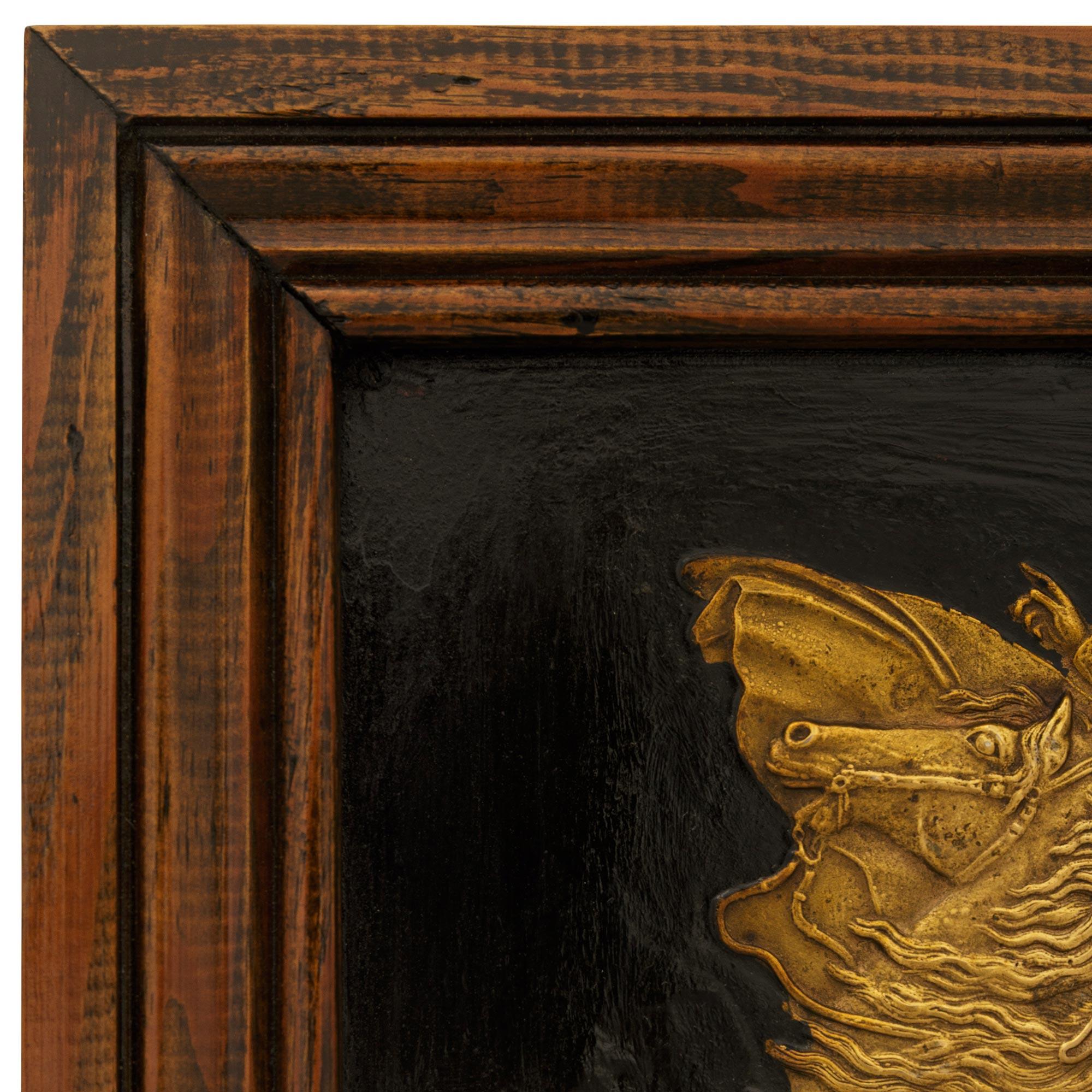 Targa di Napoleone in bronzo patinato, ormolu e Oak, del XIX secolo. In condizioni buone in vendita a West Palm Beach, FL