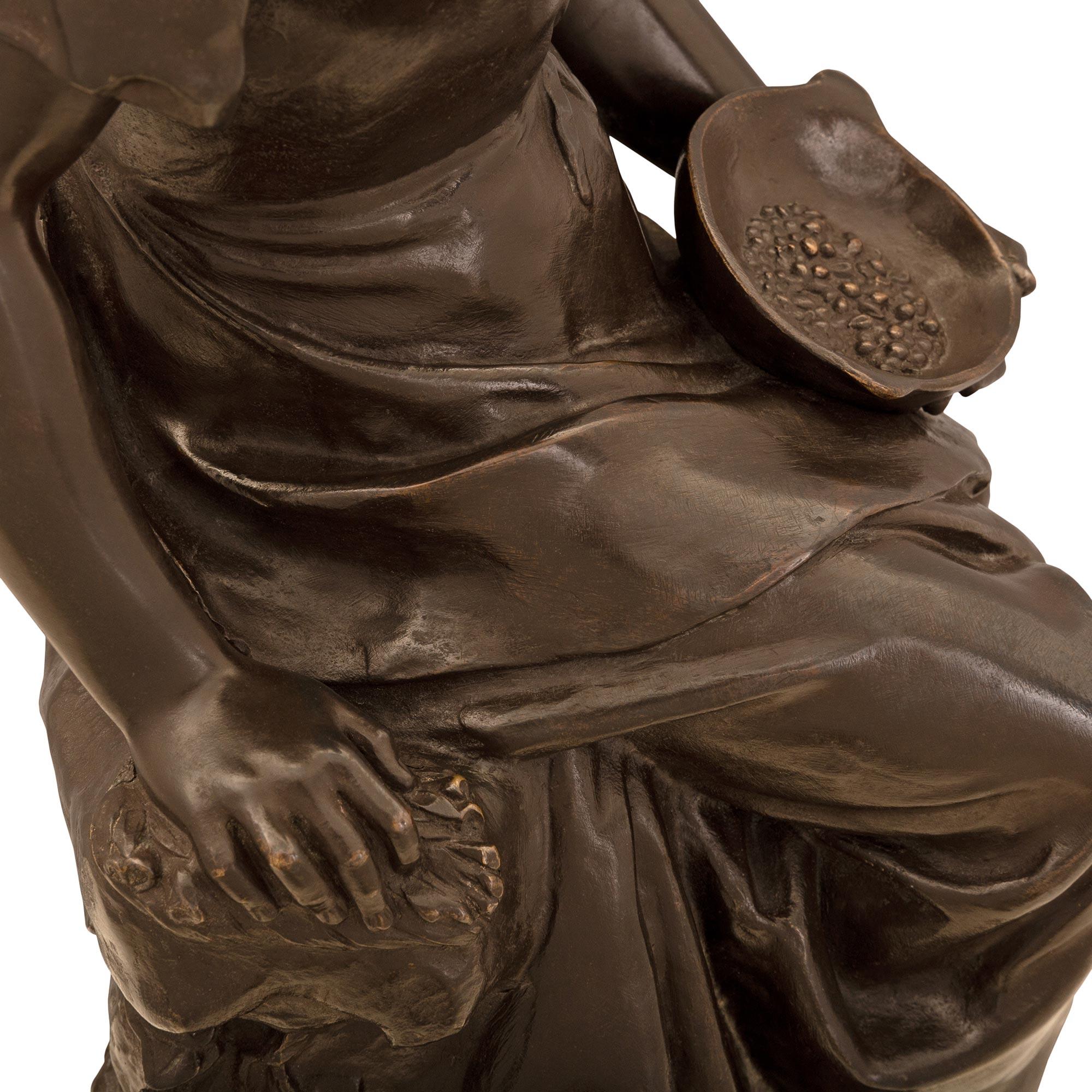 Patinierte Bronzestatue aus dem 19. Jahrhundert im Angebot 1